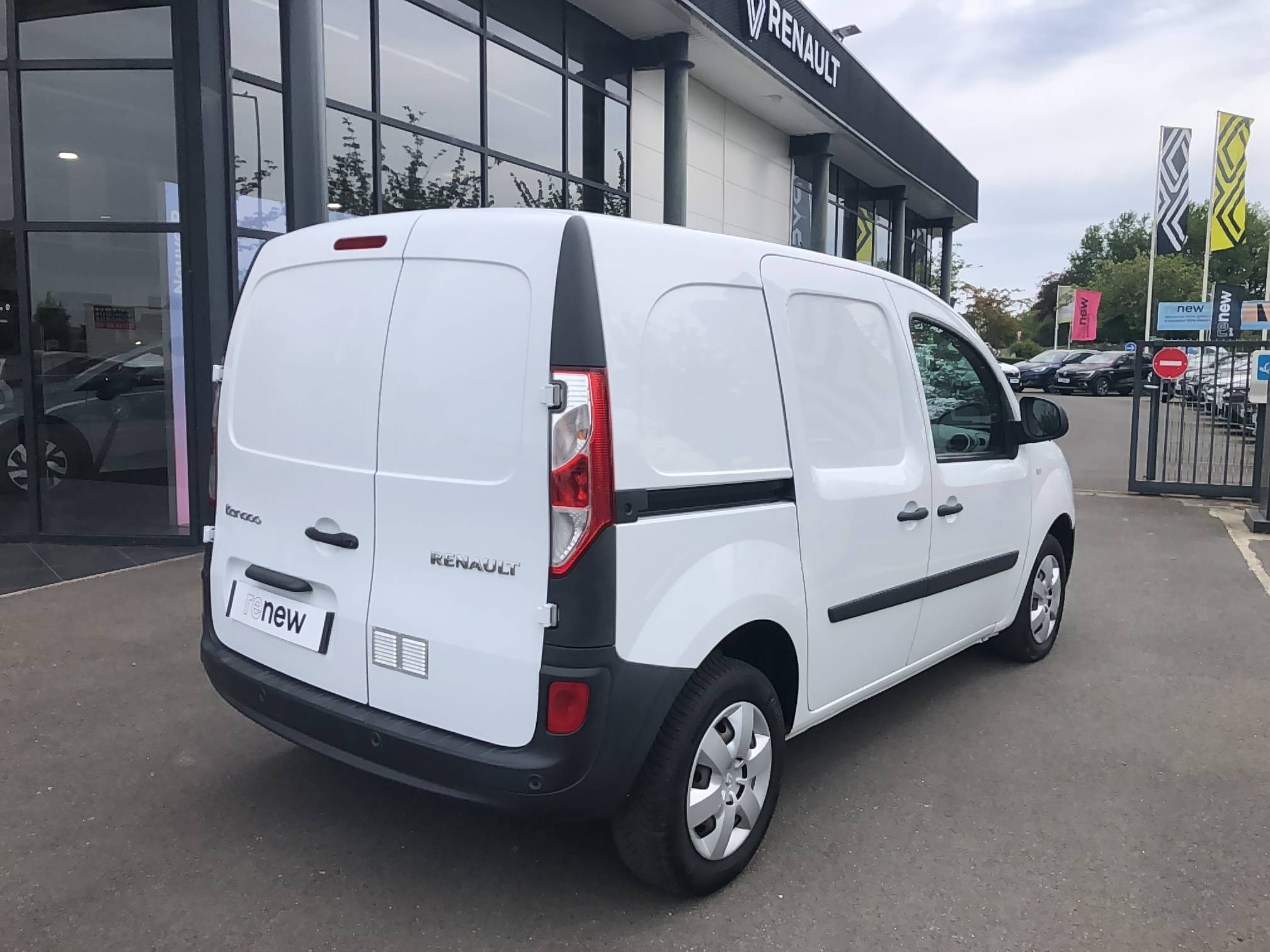 Vente en ligne Renault Kangoo Express  GRAND CONFORT BLUE DCI 115 au prix de 13 490 €