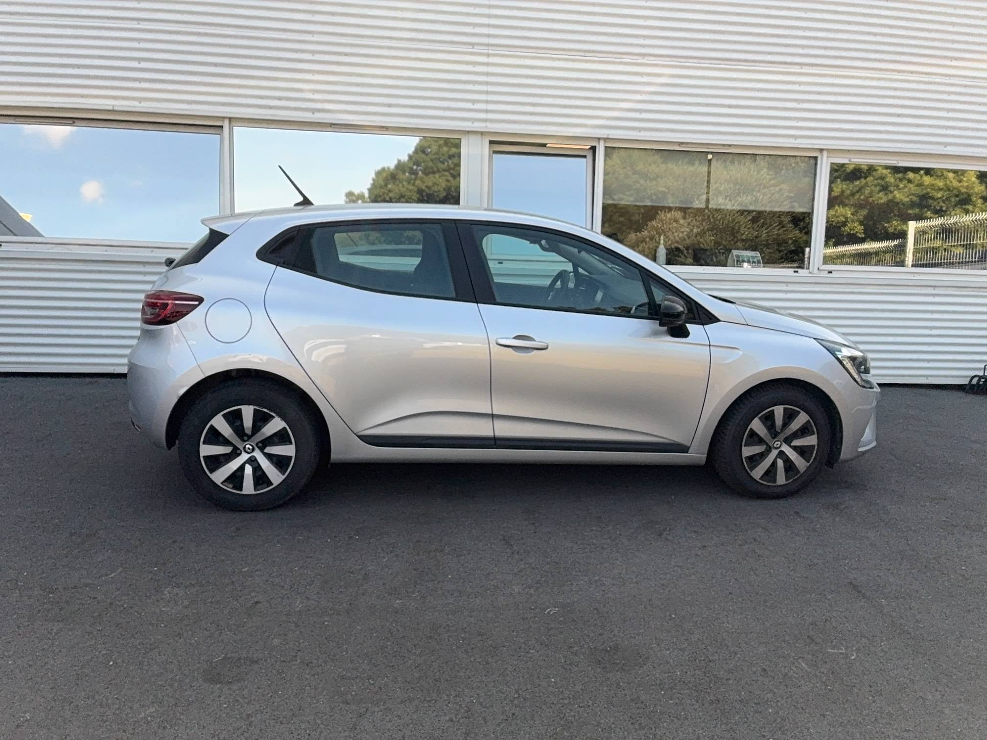 Vente en ligne Renault Clio 5 Clio TCe 90 au prix de 13 590 €