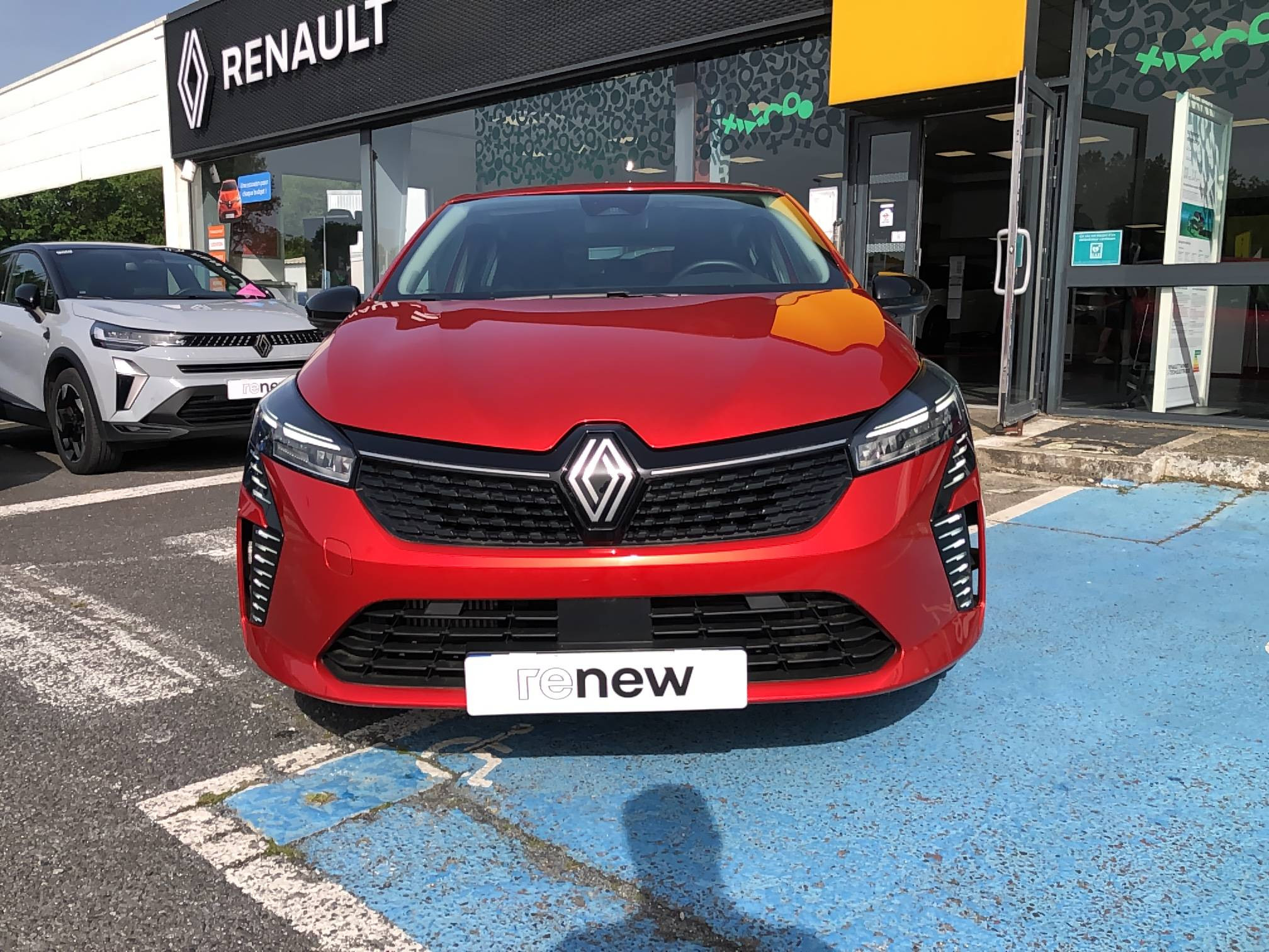 Vente en ligne Renault Clio 5 Clio TCe 90 au prix de 15 990 €