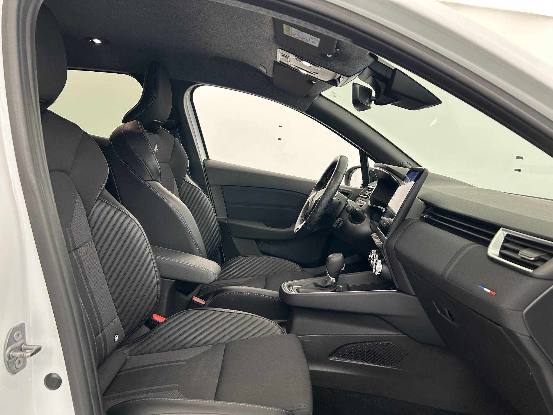 Vente en ligne Renault Clio 5 Clio E-Tech full hybrid 145 au prix de 20 500 €