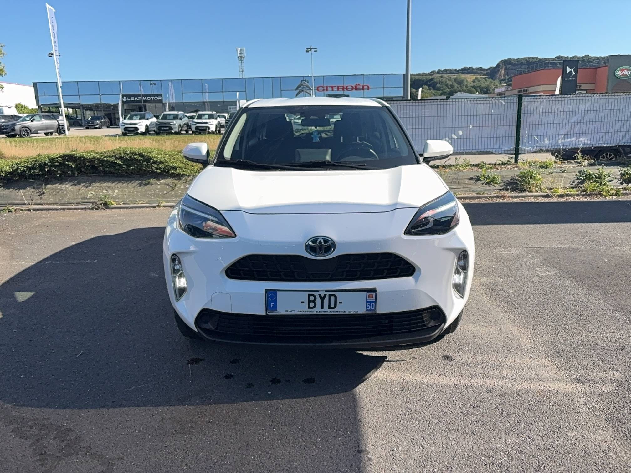 Vente en ligne Toyota Yaris YARIS HYBRIDE AFFAIRES 116H au prix de 18 990 €