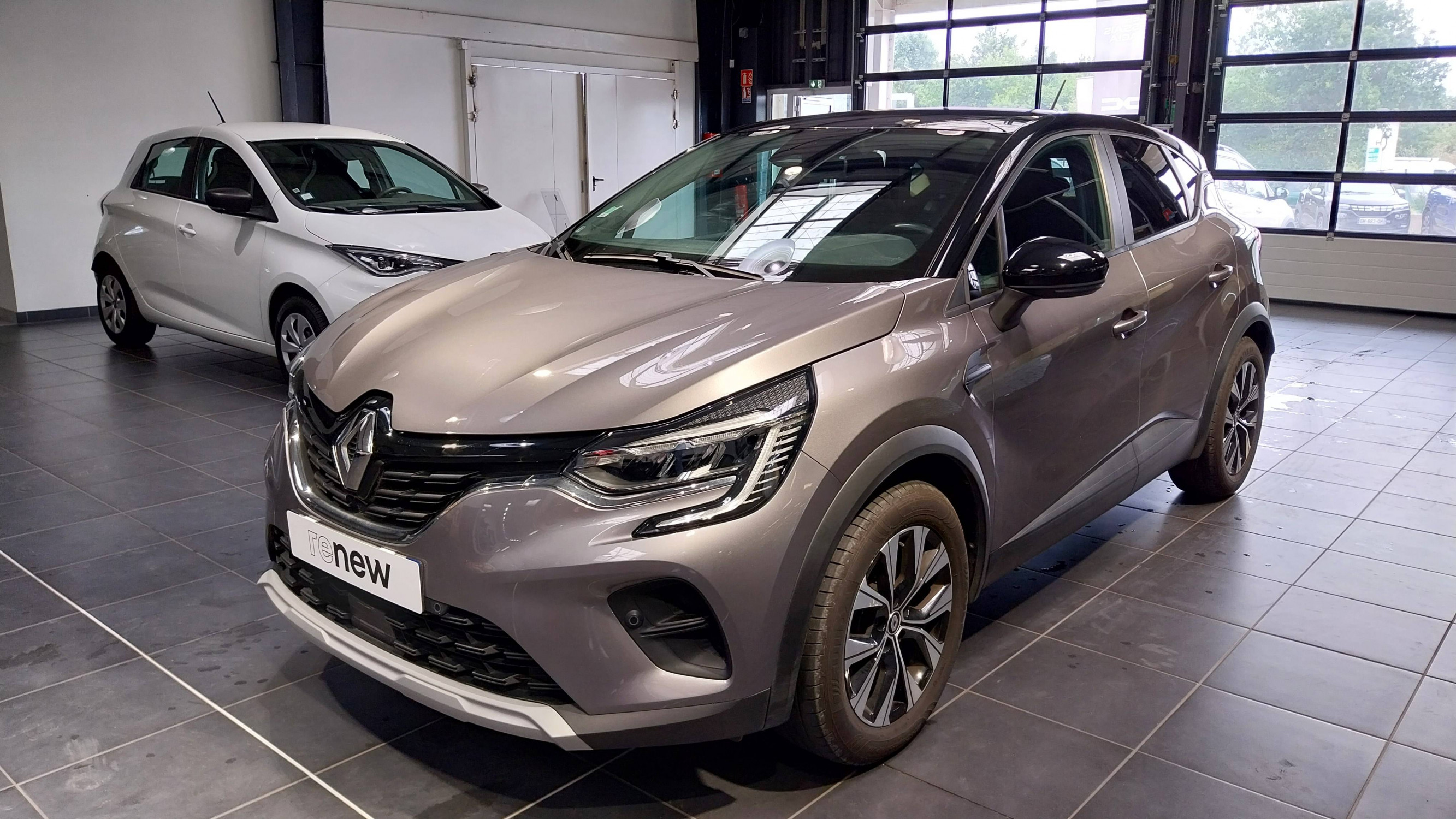 Renault Captur  E-Tech full hybrid 145 occasion de 2023 en vente à Quimper