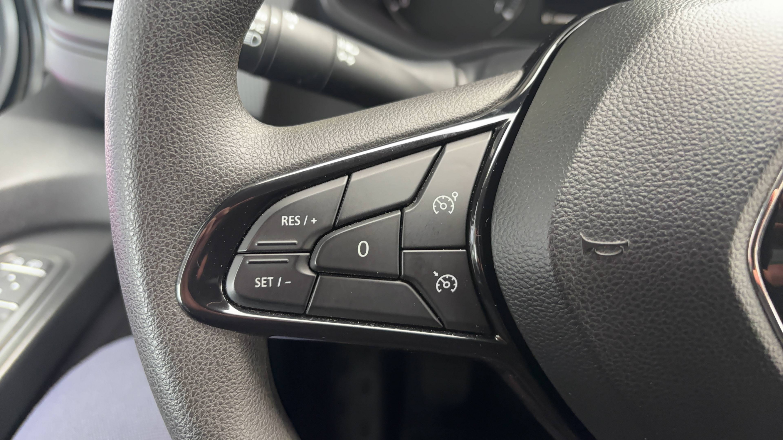 Vente en ligne Renault Trafic 3 Fourgon TRAFIC FGN L1H1 3000 KG BLUE DCI 130 au prix de 25 990 €