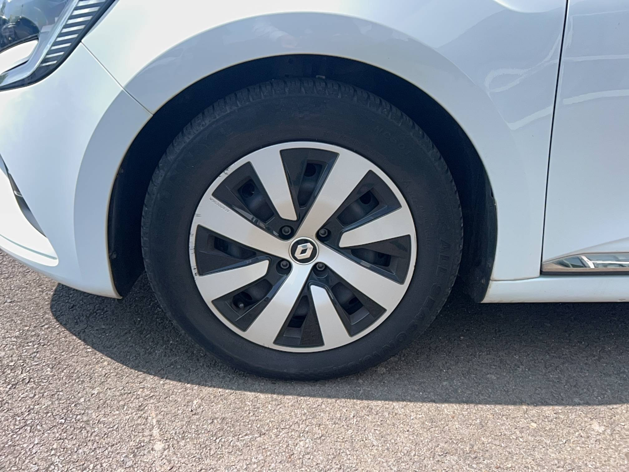 Vente en ligne Renault Clio 5 Clio TCe 90 au prix de 13 490 €