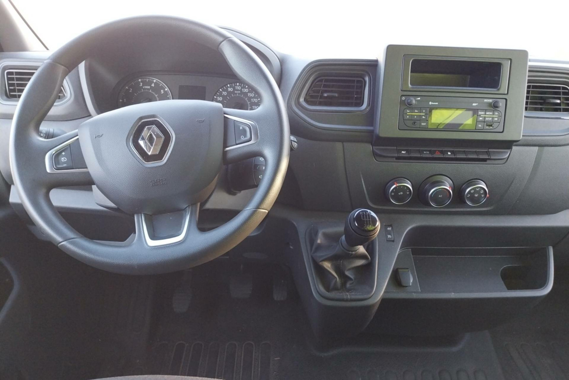 Vente en ligne Renault Master Fourgon MASTER FGN TRAC F3500 L2H2 BLUE DCI 135 au prix de 26 990 €