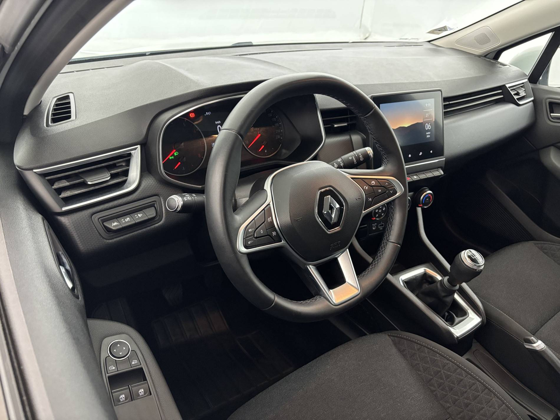 Vente en ligne Renault Clio 5 Clio TCe 90 - 21 au prix de 14 290 €