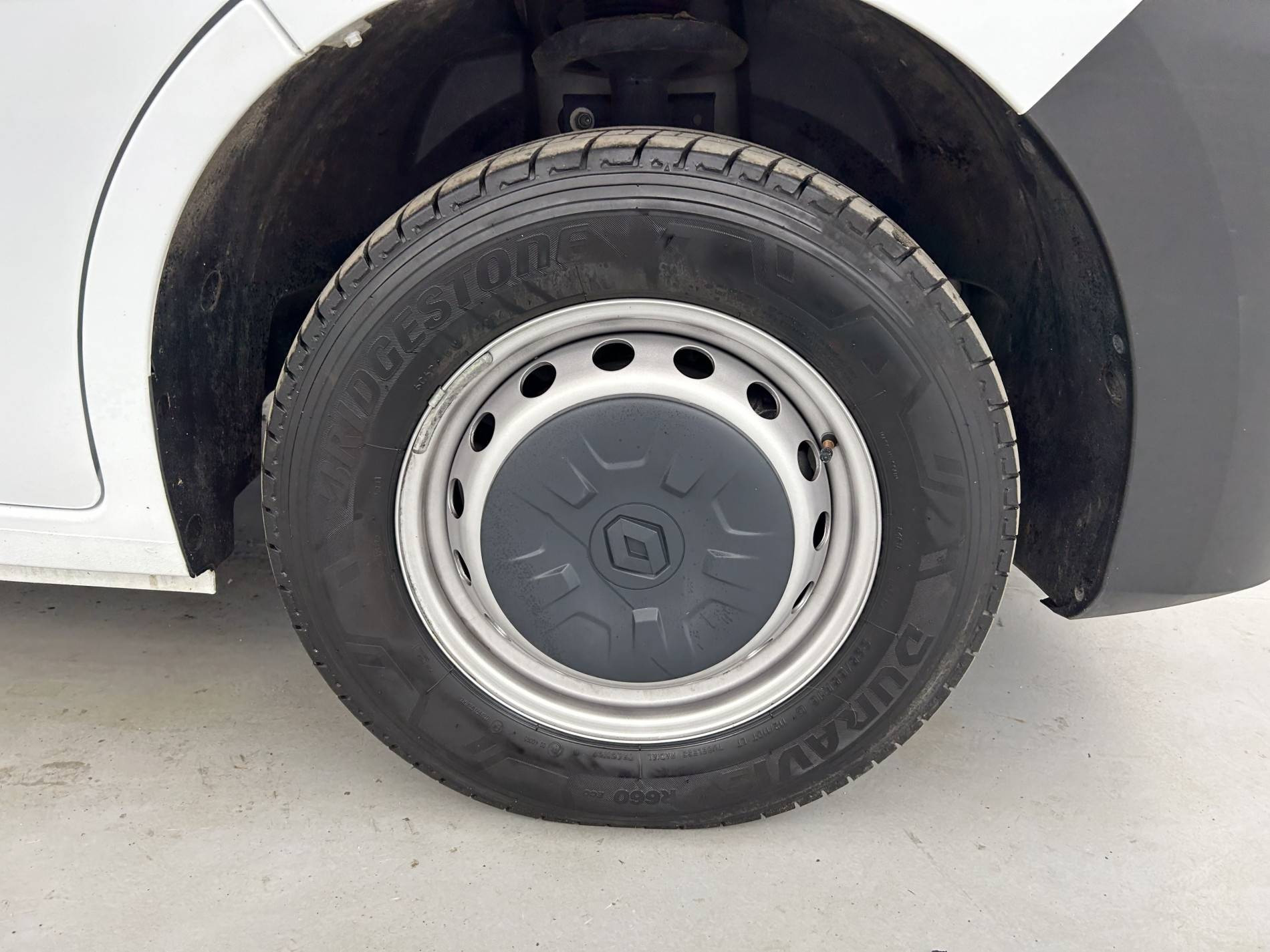 Vente en ligne Renault Master Fourgon MASTER FGN TRAC F3500 L3H3 BLUE DCI 135 au prix de 26 490 €