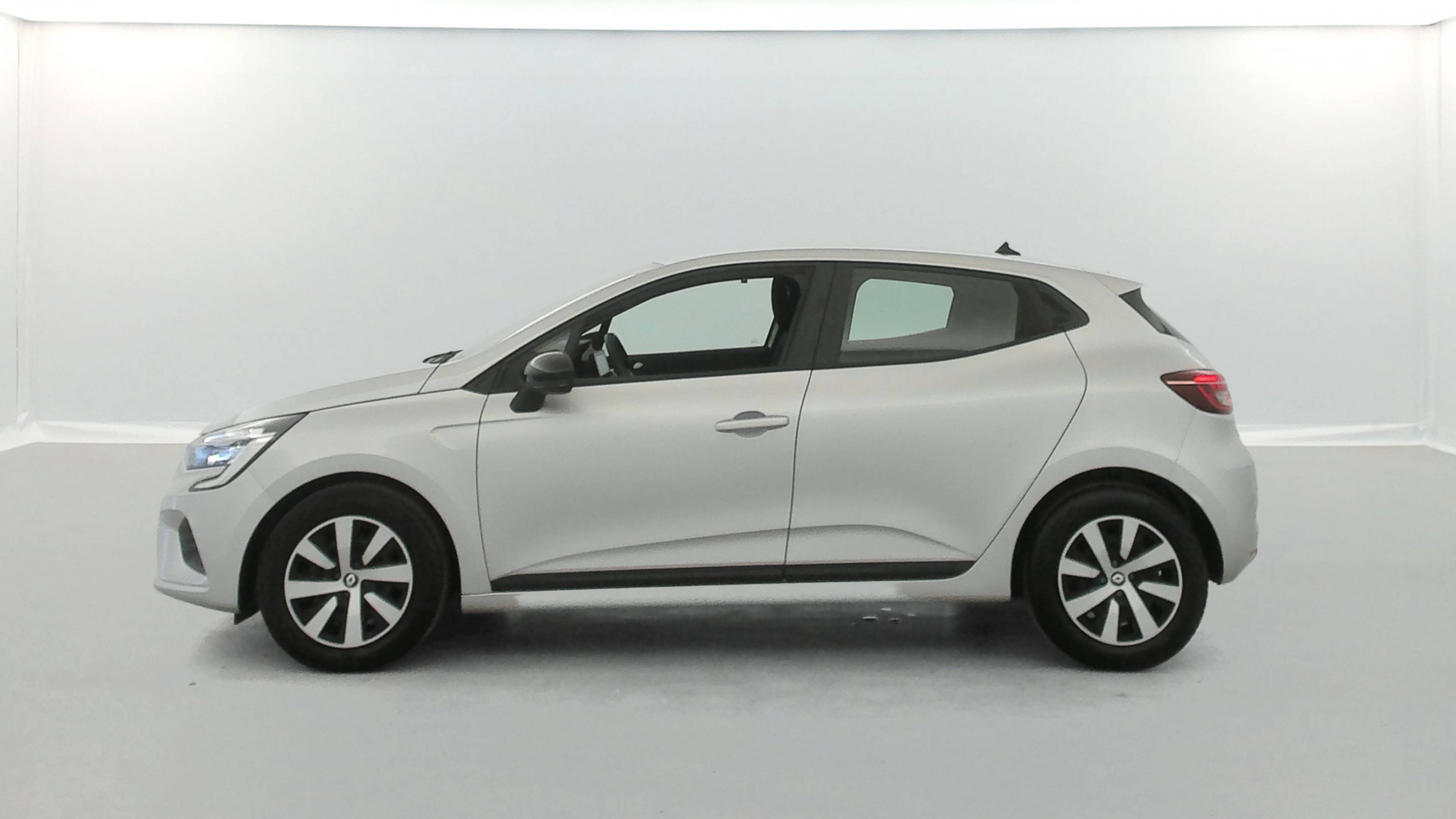 Vente en ligne Renault Clio 5 Clio TCe 90 au prix de 14 990 €