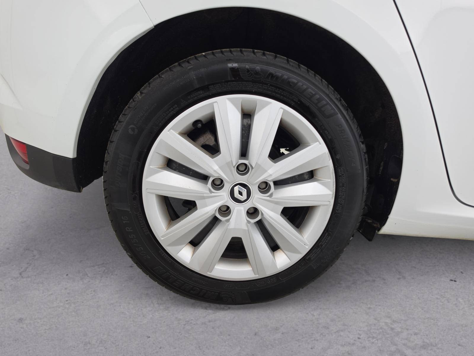 Vente en ligne Renault Megane 4  BLUE DCI 115 au prix de 13 900 €