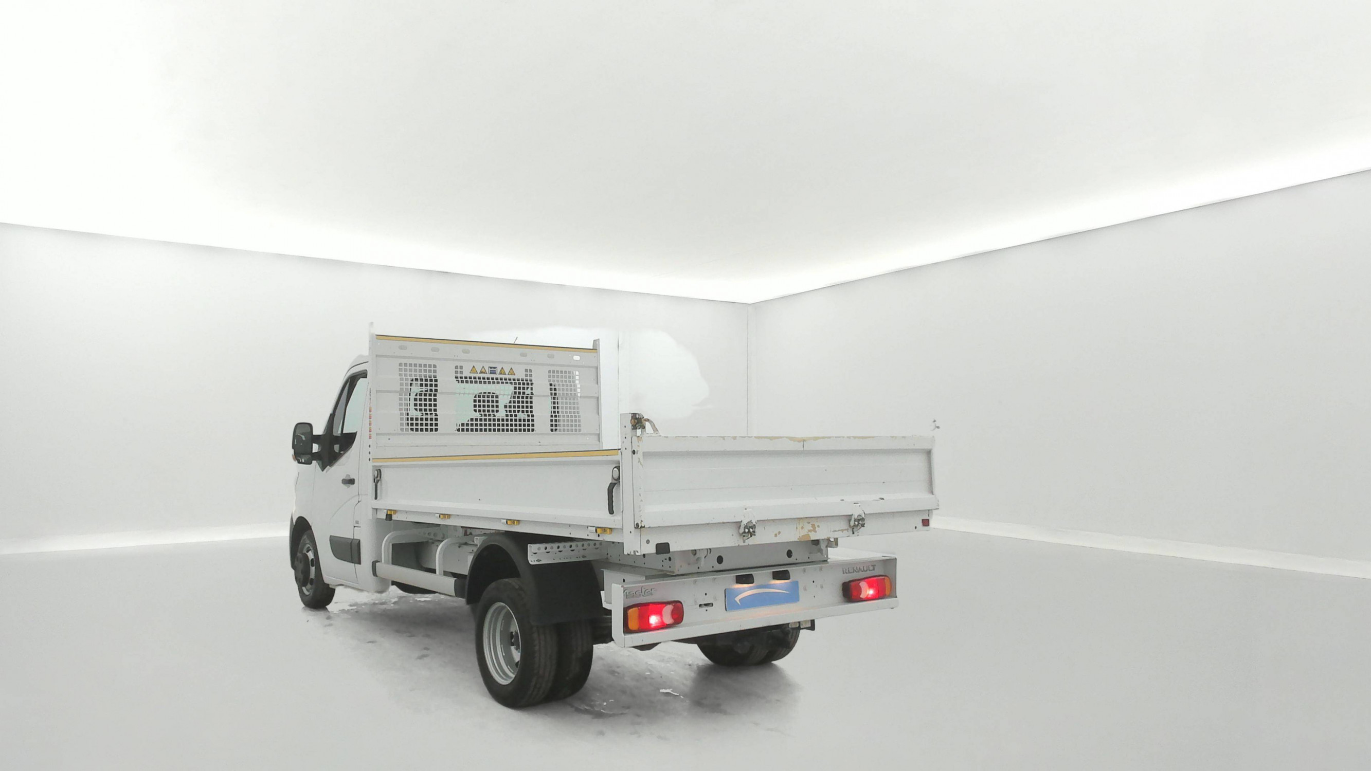 Vente en ligne Renault Master 3 Châssis Cabine MASTER CC PROP RJ3500 L2 PAFC BLUE DCI 130 EURO VI au prix de 33 300 €