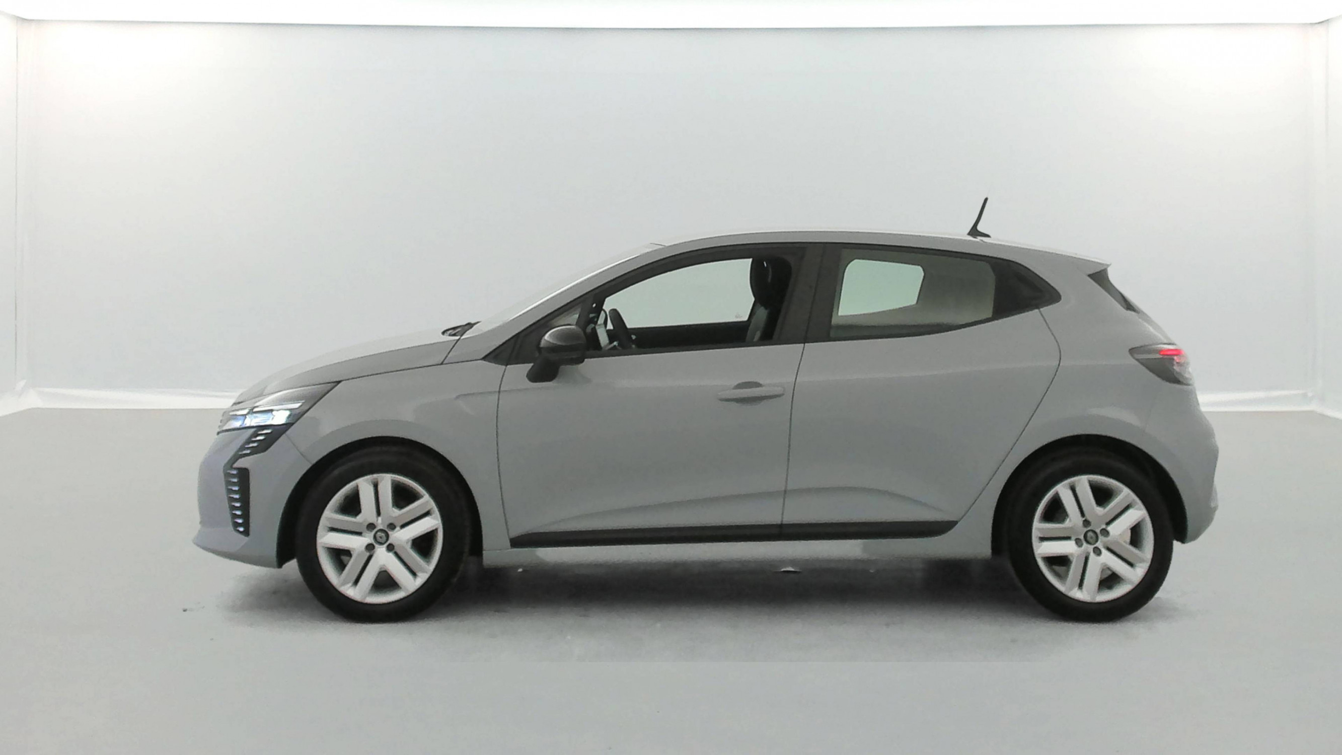 Vente en ligne Renault Clio 5 Clio TCe 90 au prix de 15 790 €