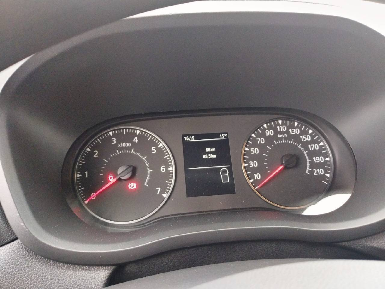 Vente en ligne Renault Master Fourgon MASTER FGN TRAC F3300 L2H2 BLUE DCI 135 au prix de 24 490 €