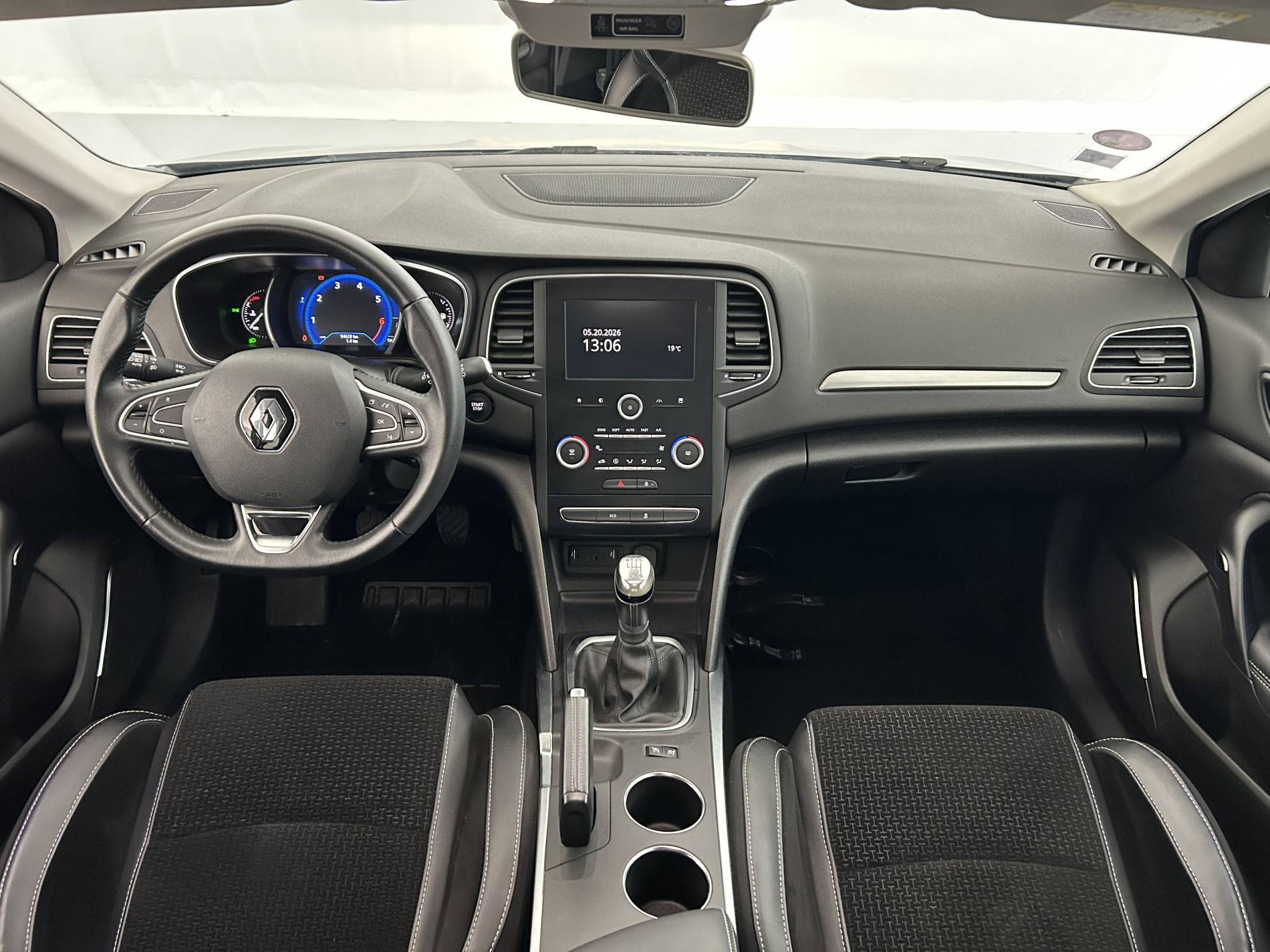 Vente en ligne Renault Megane 4 Mégane IV Berline TCe 100 Energy au prix de 10 590 €