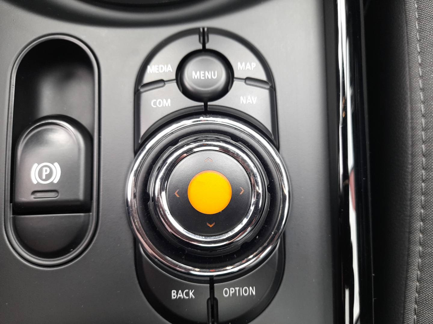 Vente en ligne Mini Clubman Clubman Cooper 136 ch BVA7 au prix de 17 900 €