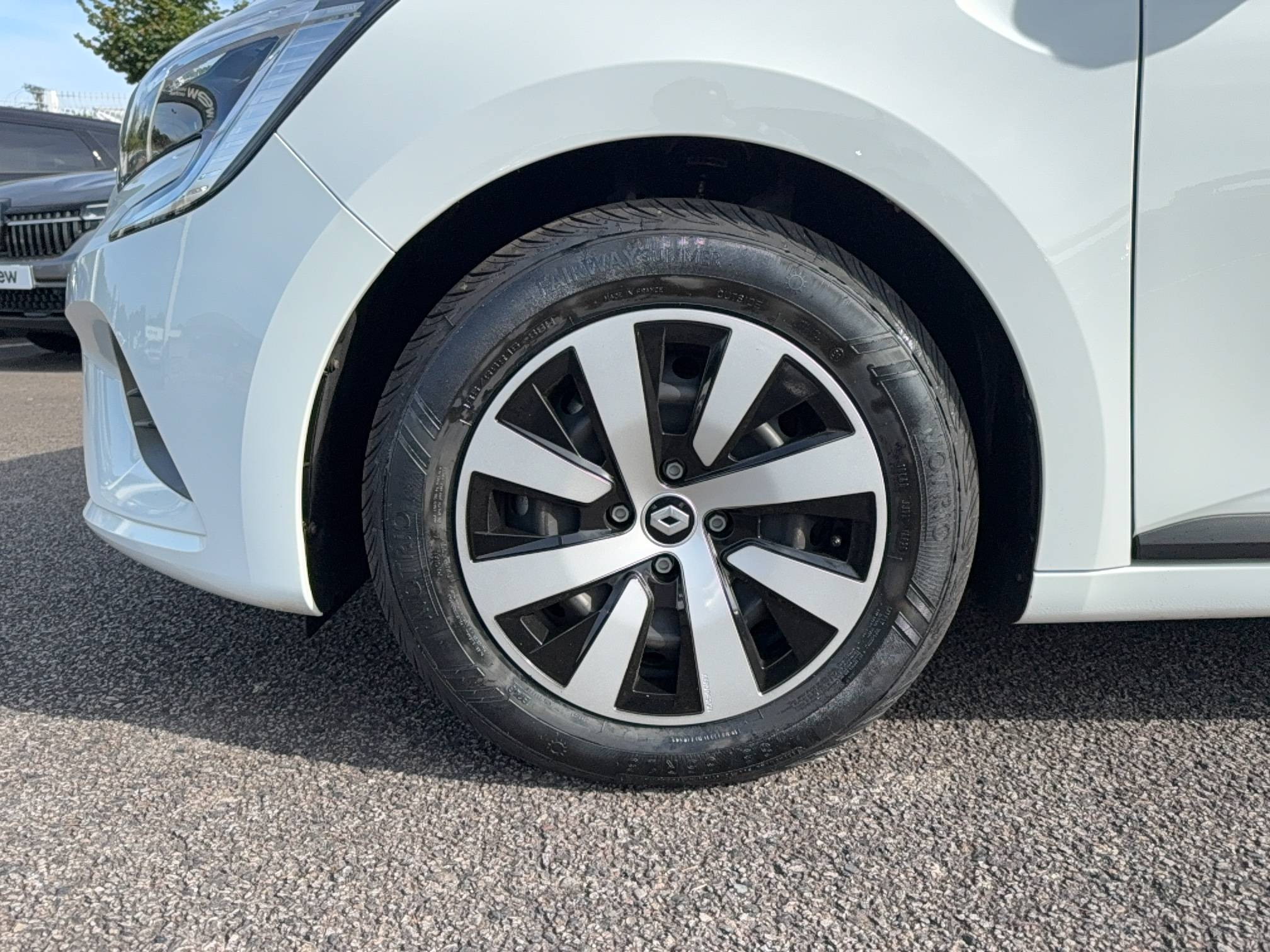 Vente en ligne Renault Clio 5 Clio E-Tech full hybrid 145 au prix de 16 690 €