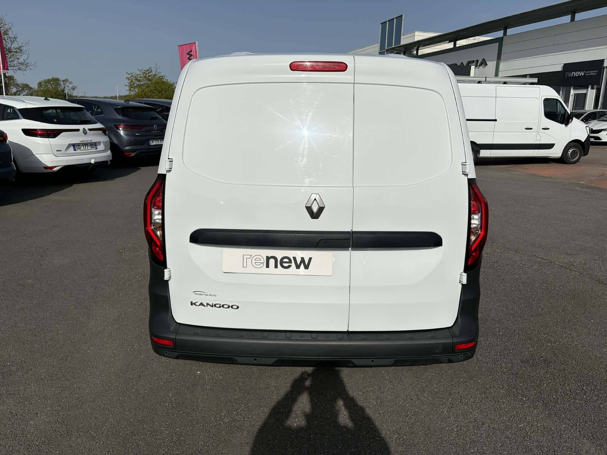 Vente en ligne Renault Kangoo Van  BLUE DCI 95 au prix de 17 890 €