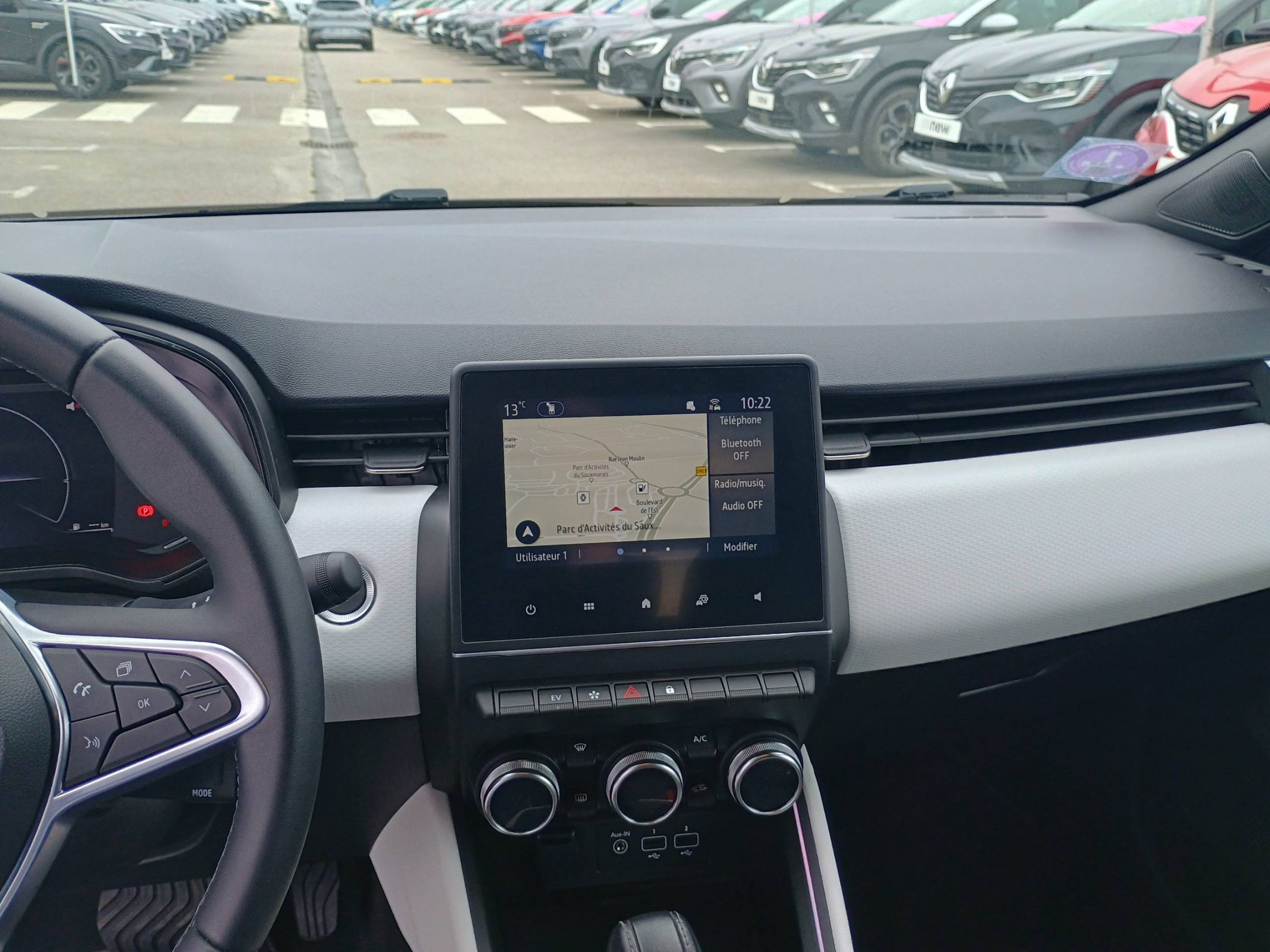 Vente en ligne Renault Clio 5 Clio E-Tech full hybrid 145 au prix de 16 990 €