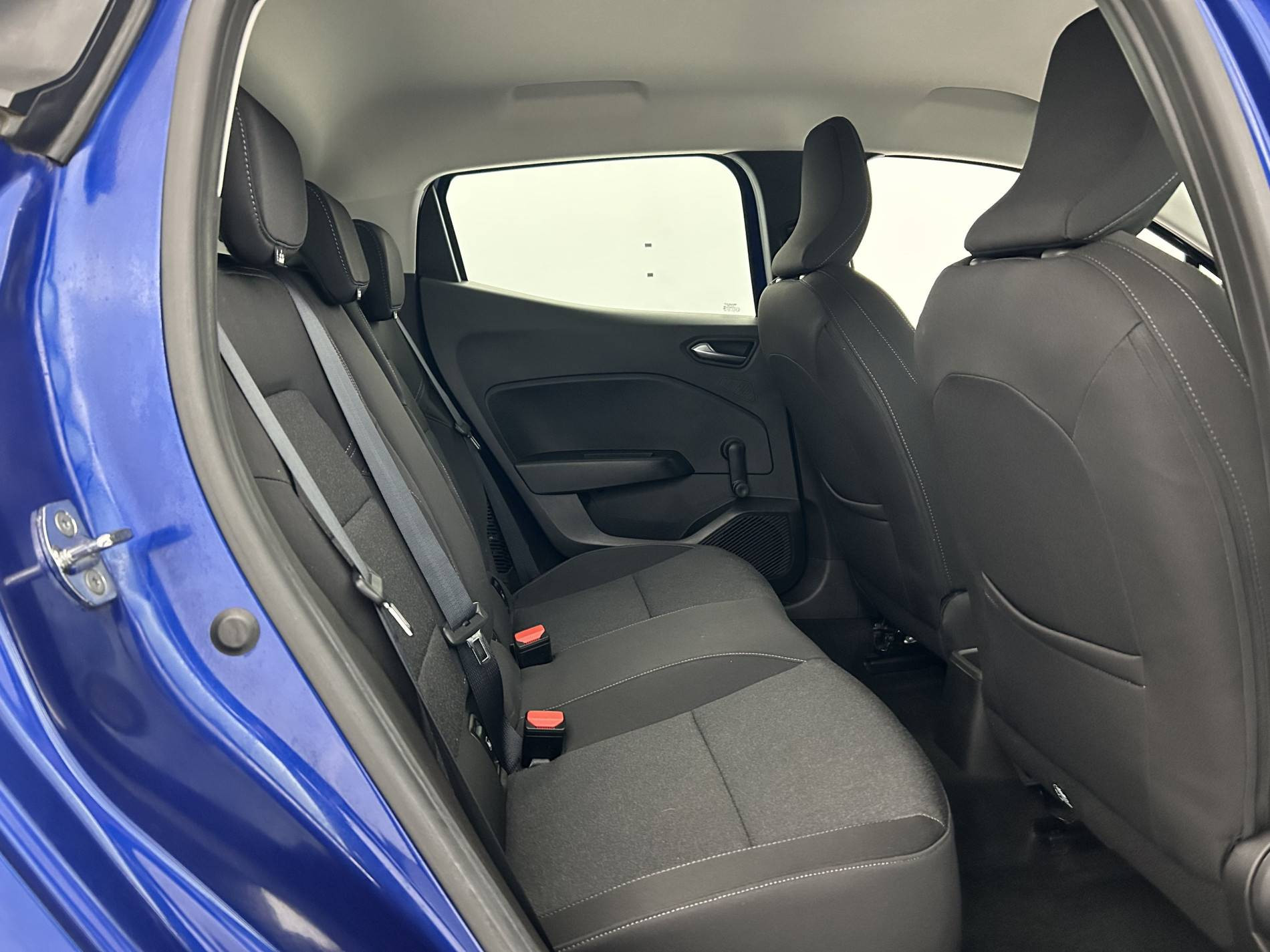 Vente en ligne Renault Clio 5 Clio E-Tech 140 - 21N au prix de 16 350 €