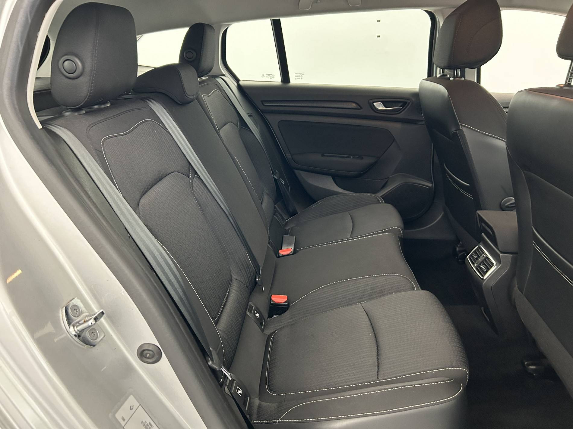Vente en ligne Renault Megane 4 Estate Mégane IV Estate Blue dCi 115 EDC au prix de 12 090 €