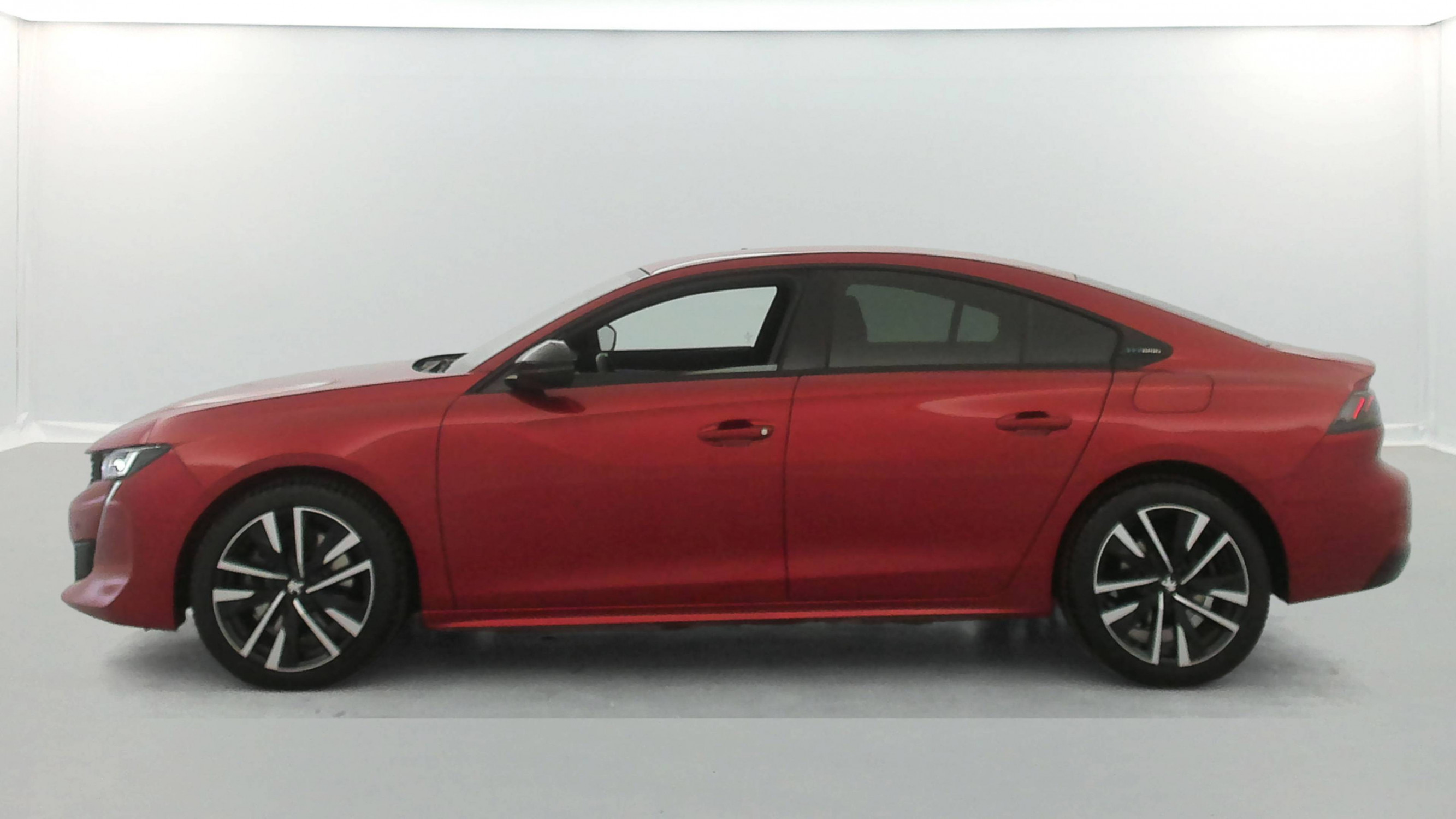 Vente en ligne Peugeot 508  Hybrid 225 e-EAT8 au prix de 21 490 €