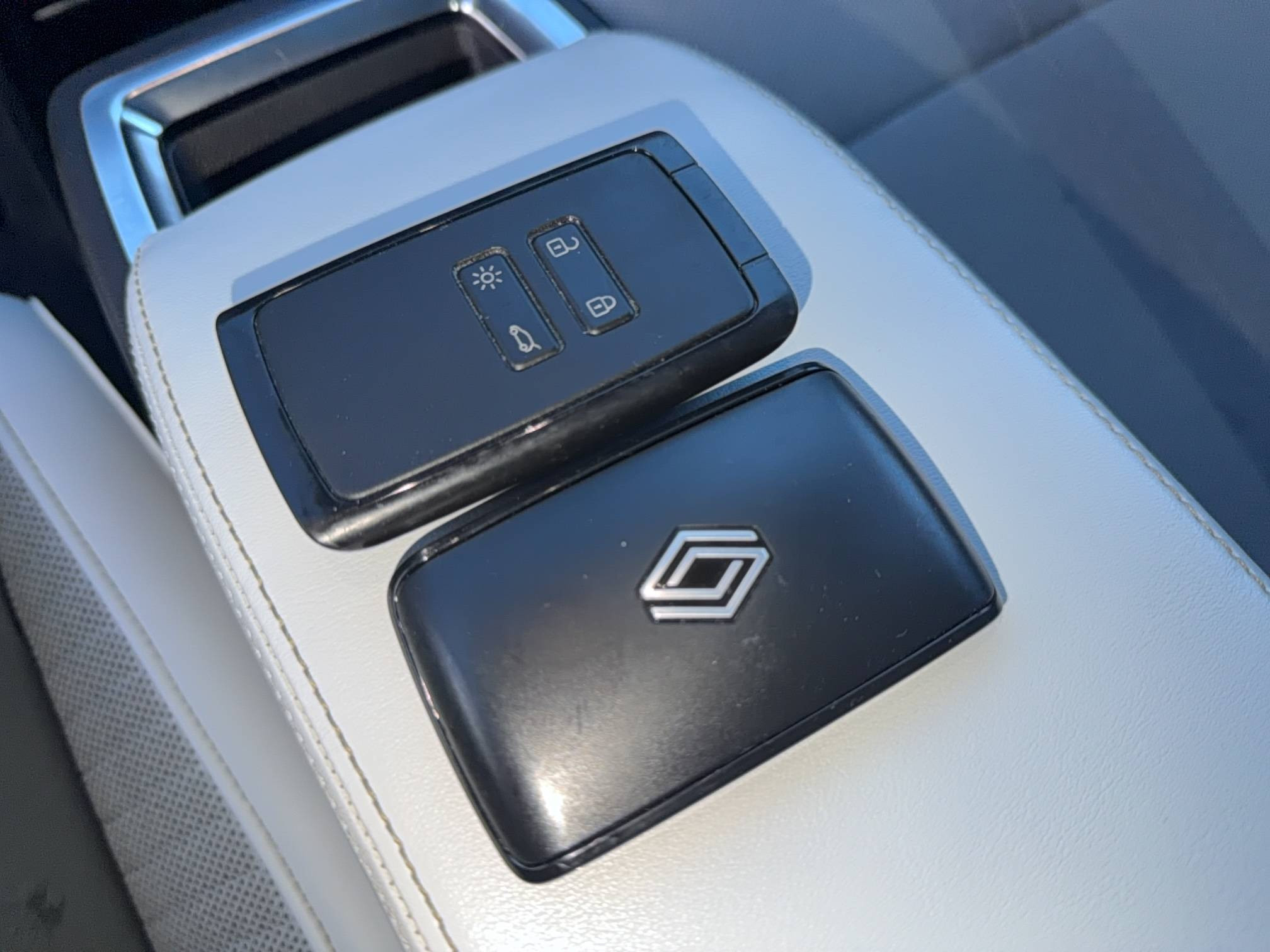 Vente en ligne Renault Scenic E-Tech  220 ch grande autonomie au prix de 35 490 €