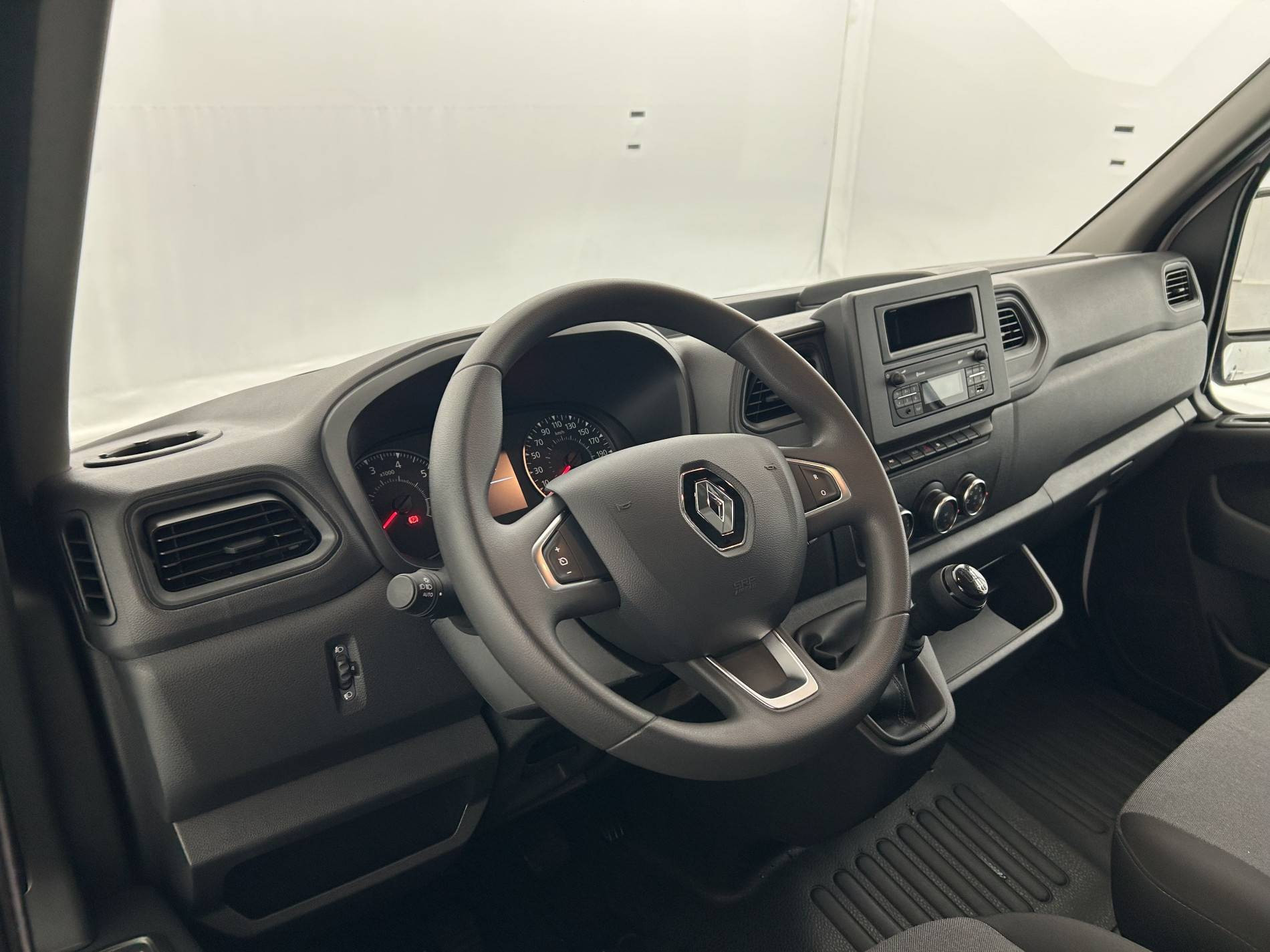 Vente en ligne Renault Master Fourgon MASTER FGN TRAC F3500 L2H2 BLUE DCI 135 au prix de 27 990 €