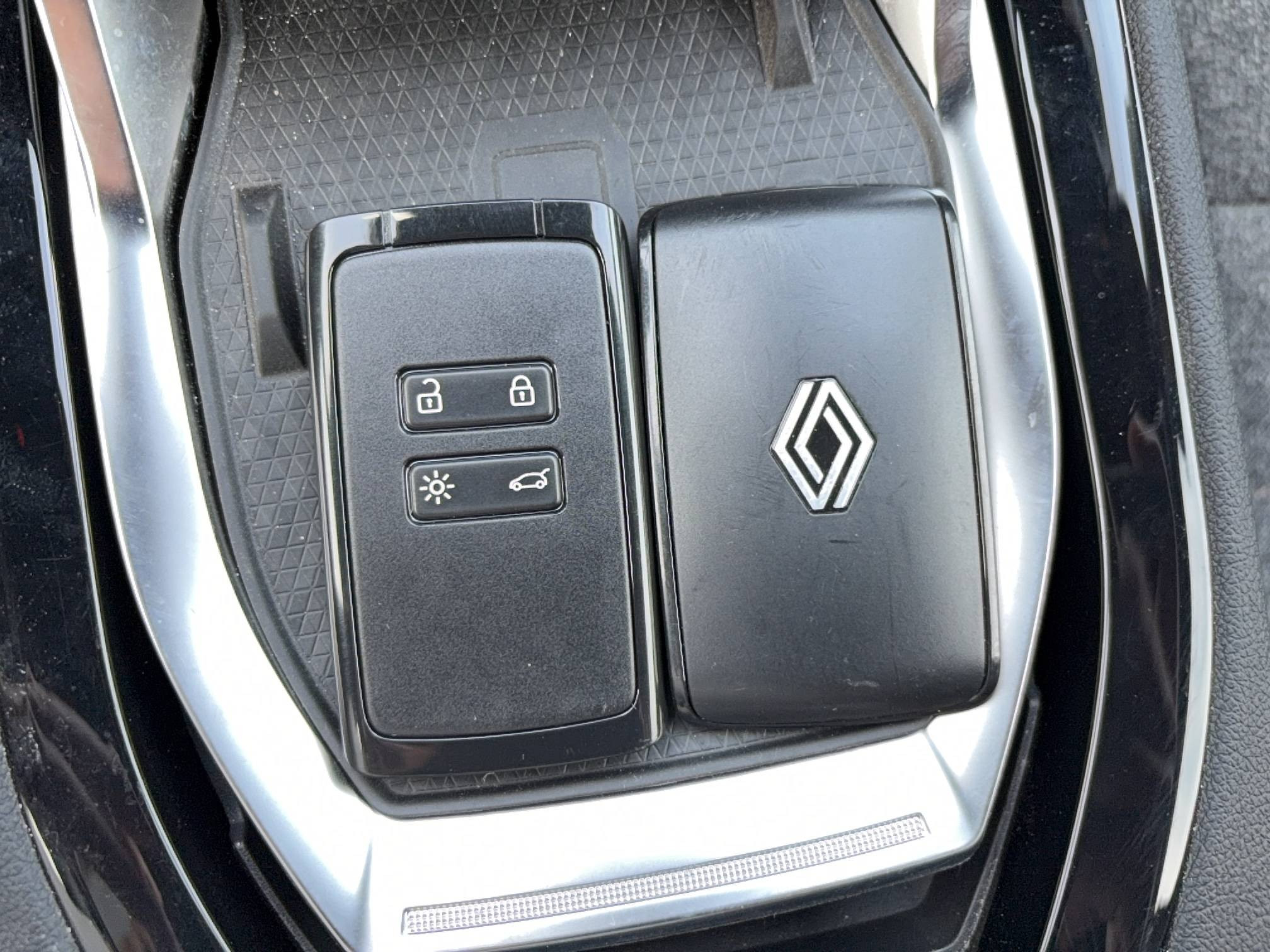 Vente en ligne Renault Espace Espace E-Tech full hybrid 200 GSR2 au prix de 35 490 €
