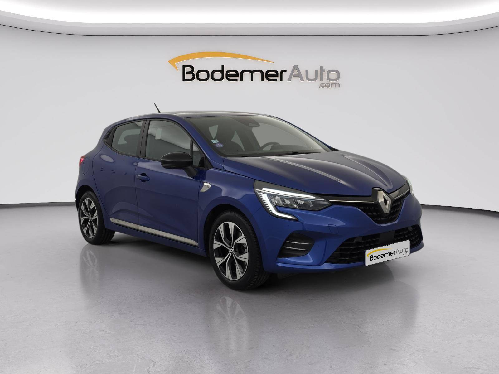 Vente en ligne Renault Clio 5 Clio E-Tech 140 - 21N au prix de 15 490 €