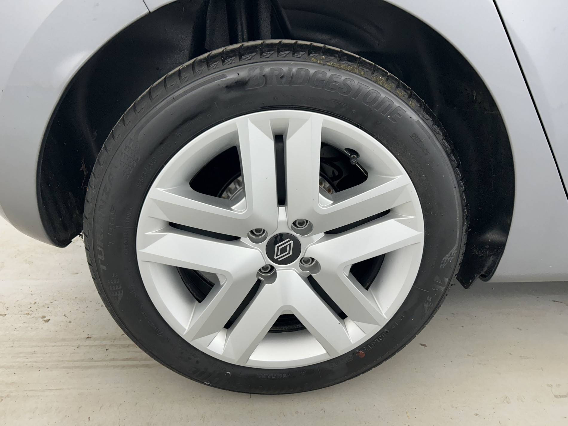 Vente en ligne Renault Clio 5 Clio TCe 90 au prix de 15 490 €