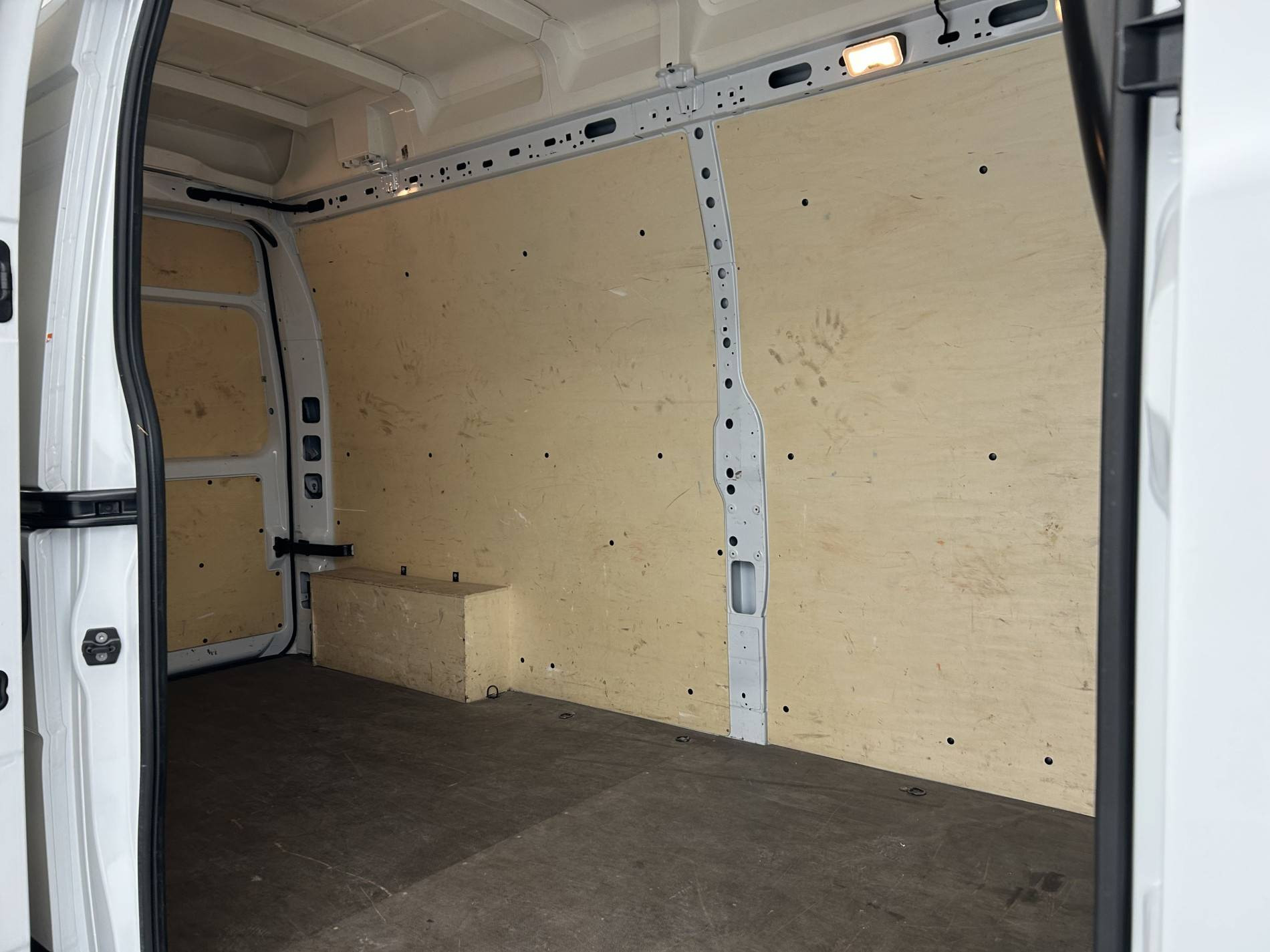 Vente en ligne Renault Master Fourgon MASTER FGN TRAC F3500 L3H3 BLUE DCI 135 au prix de 30 000 €