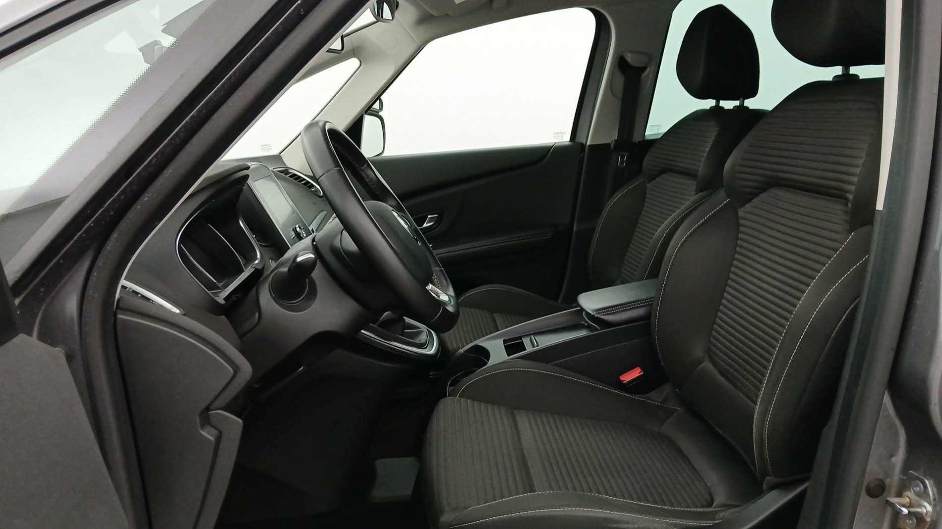 Vente en ligne Renault Grand Scenic 4 Grand Scenic TCe 140 au prix de 19 590 €