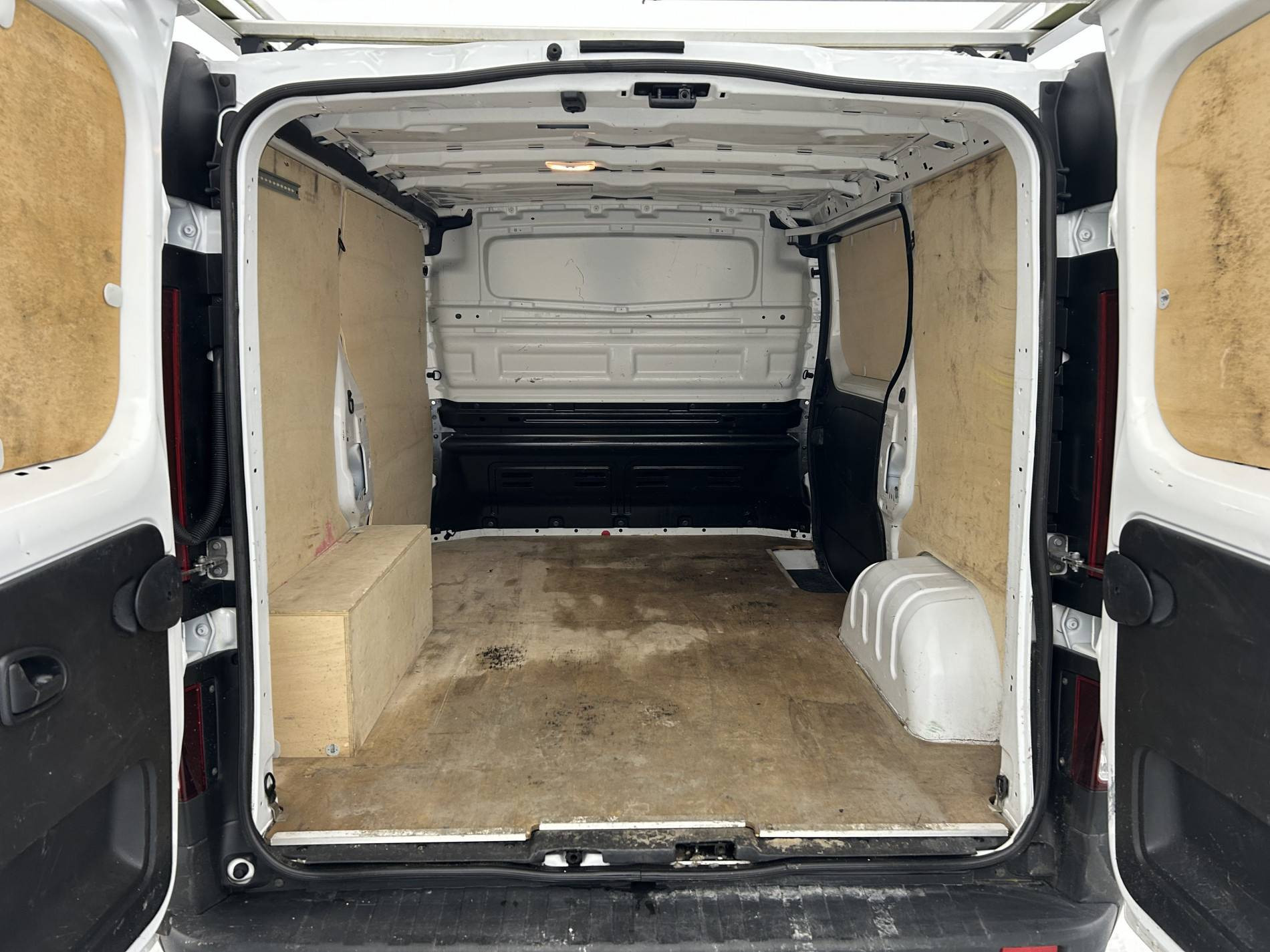 Vente en ligne Renault Trafic 3 Fourgon TRAFIC FGN L1H1 2800 KG BLUE DCI 110 au prix de 18 990 €