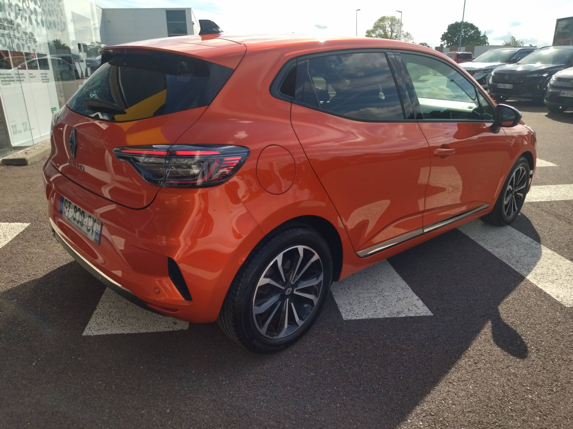 Vente en ligne Renault Clio 5 Clio TCe 90 au prix de 15 870 €