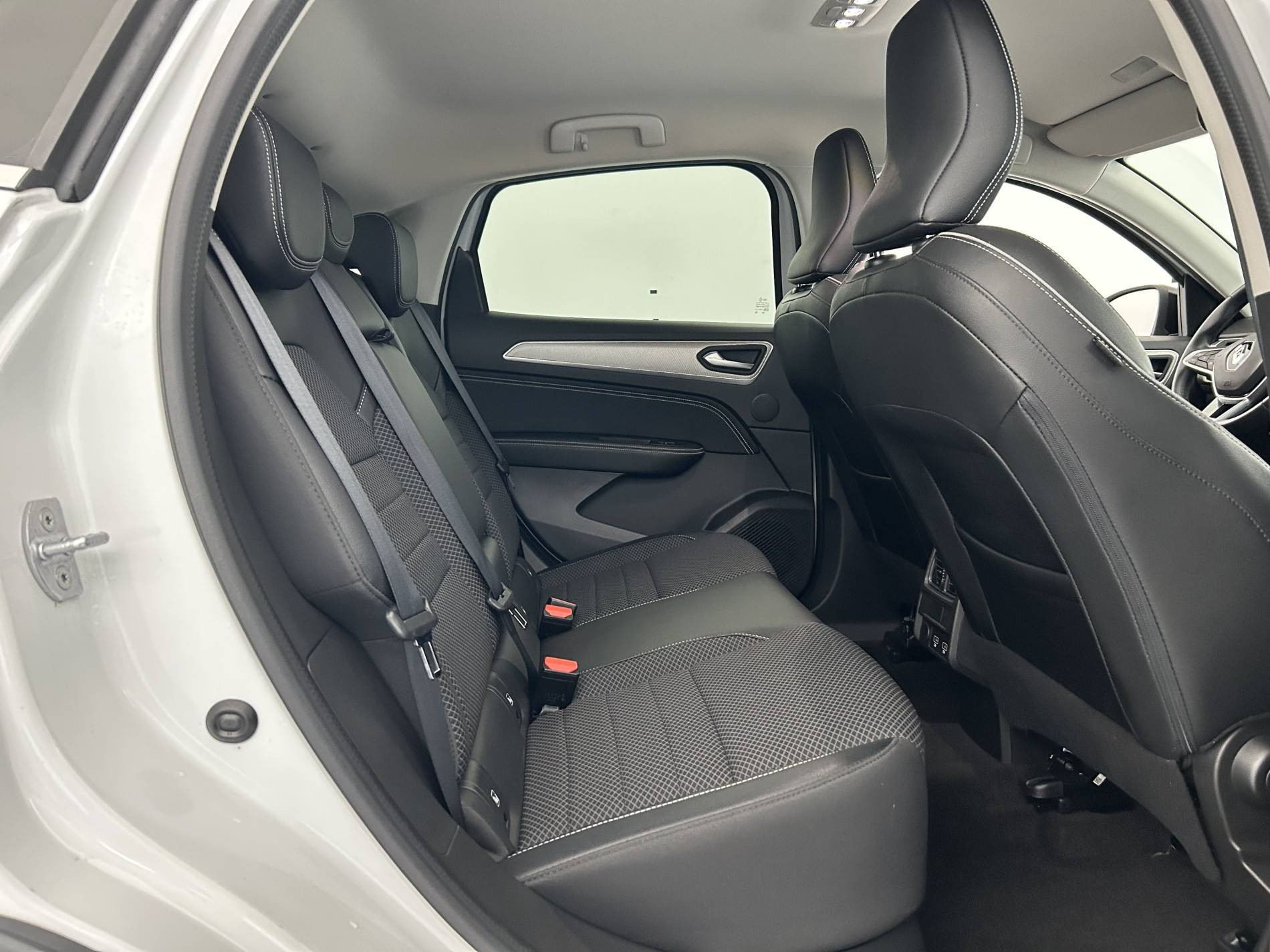 Vente en ligne Renault Arkana  E-Tech hybride 145 - 22 au prix de 21 790 €