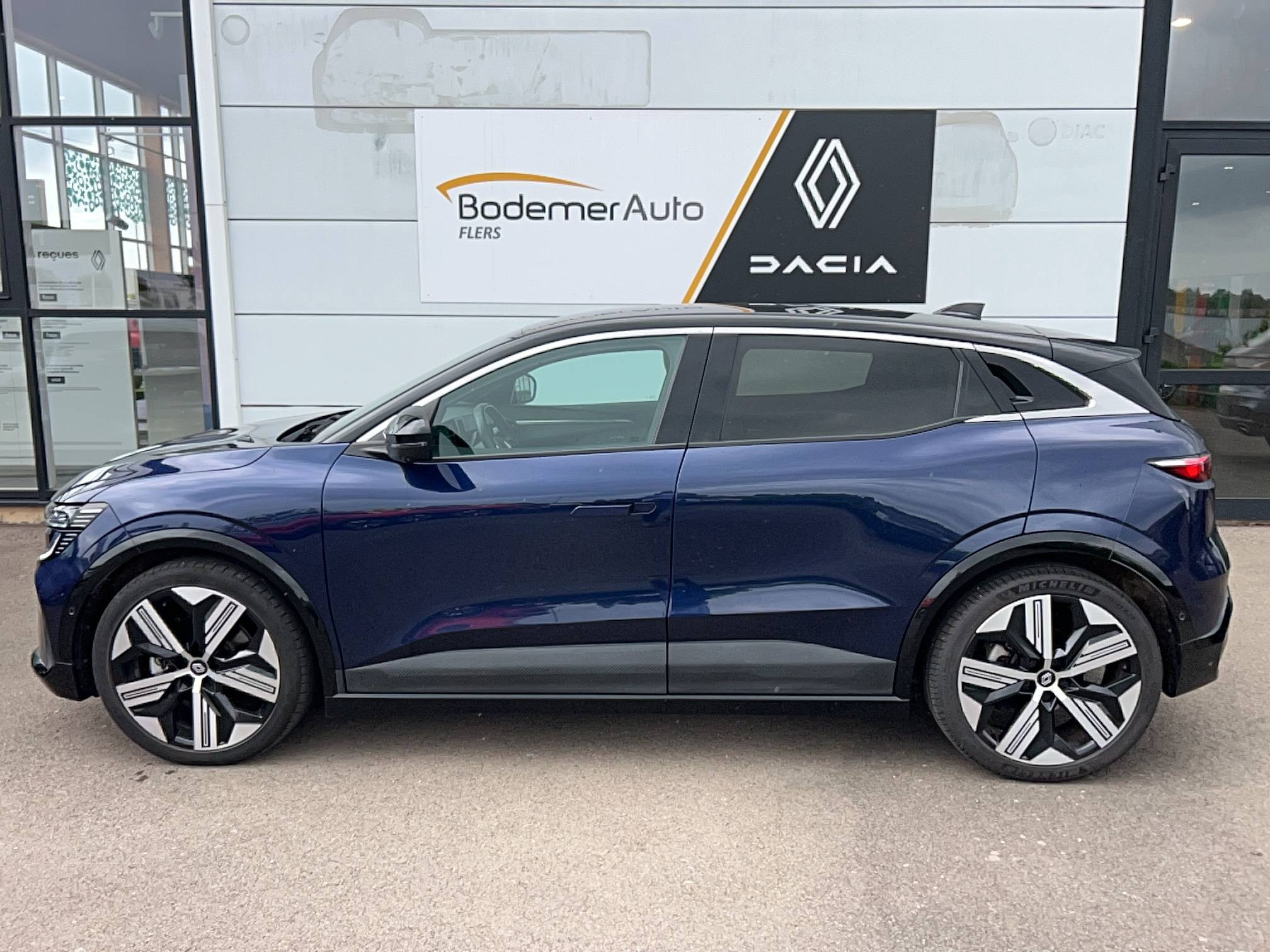 Vente en ligne Renault Megane E-Tech  EV60 220 ch super charge au prix de 24 890 €