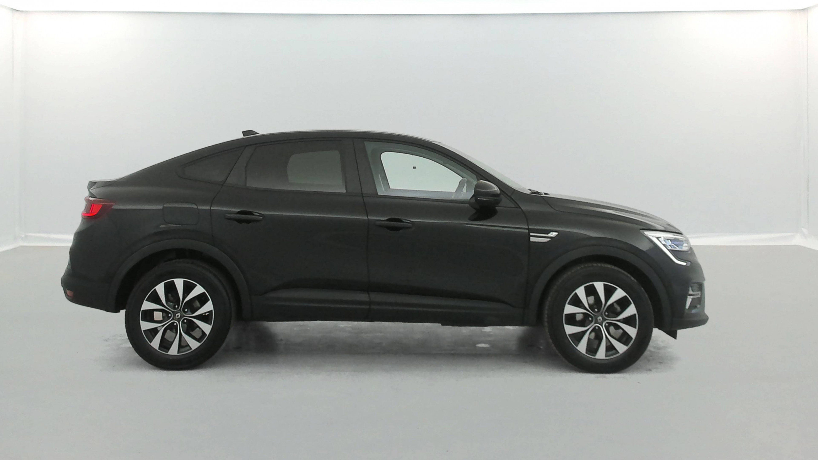 Vente en ligne Renault Arkana  mild hybrid 140 EDC FAP - 22 au prix de 18 500 €