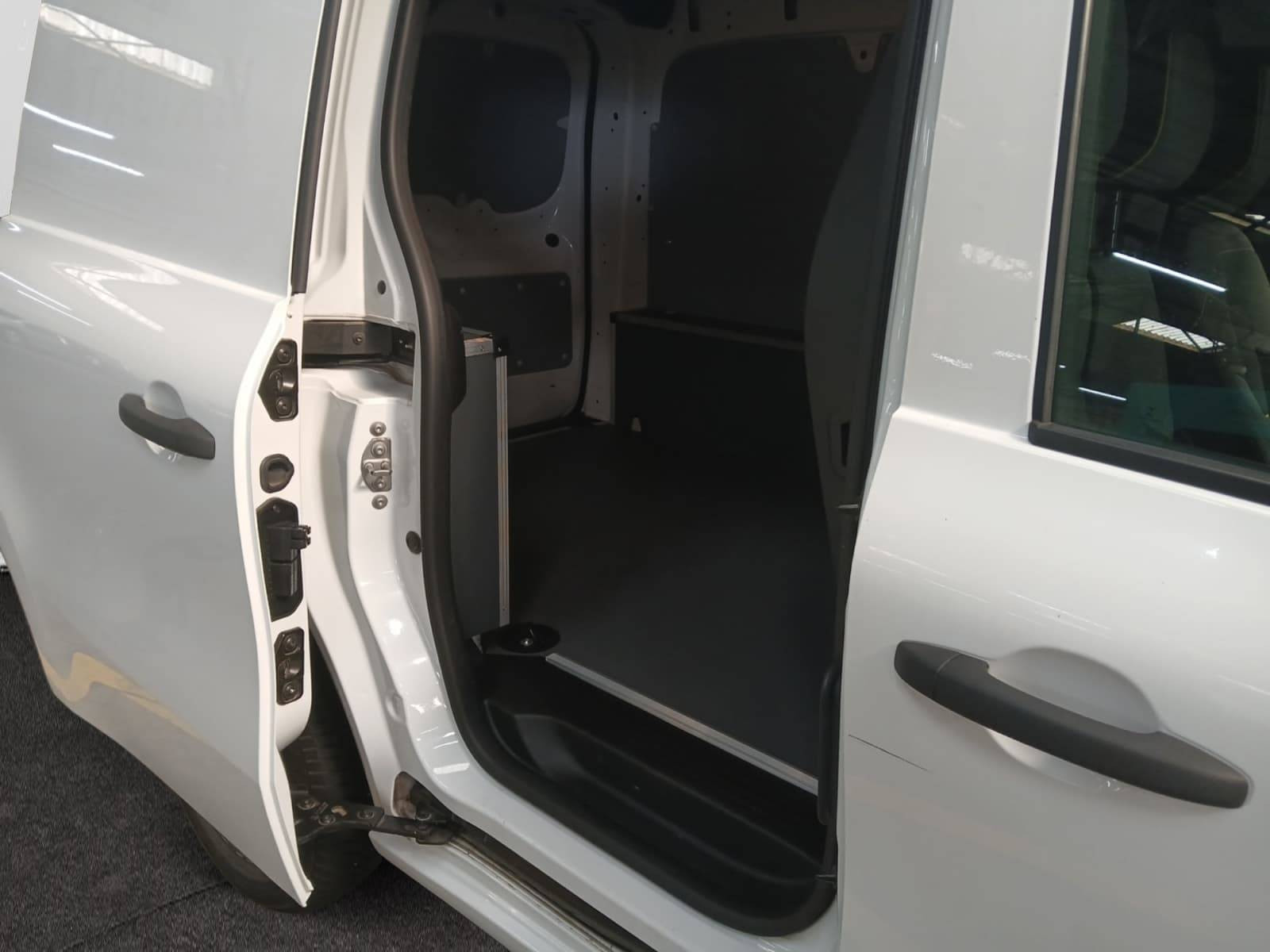 Vente en ligne Renault Kangoo Van  BLUE DCI 95 au prix de 14 490 €