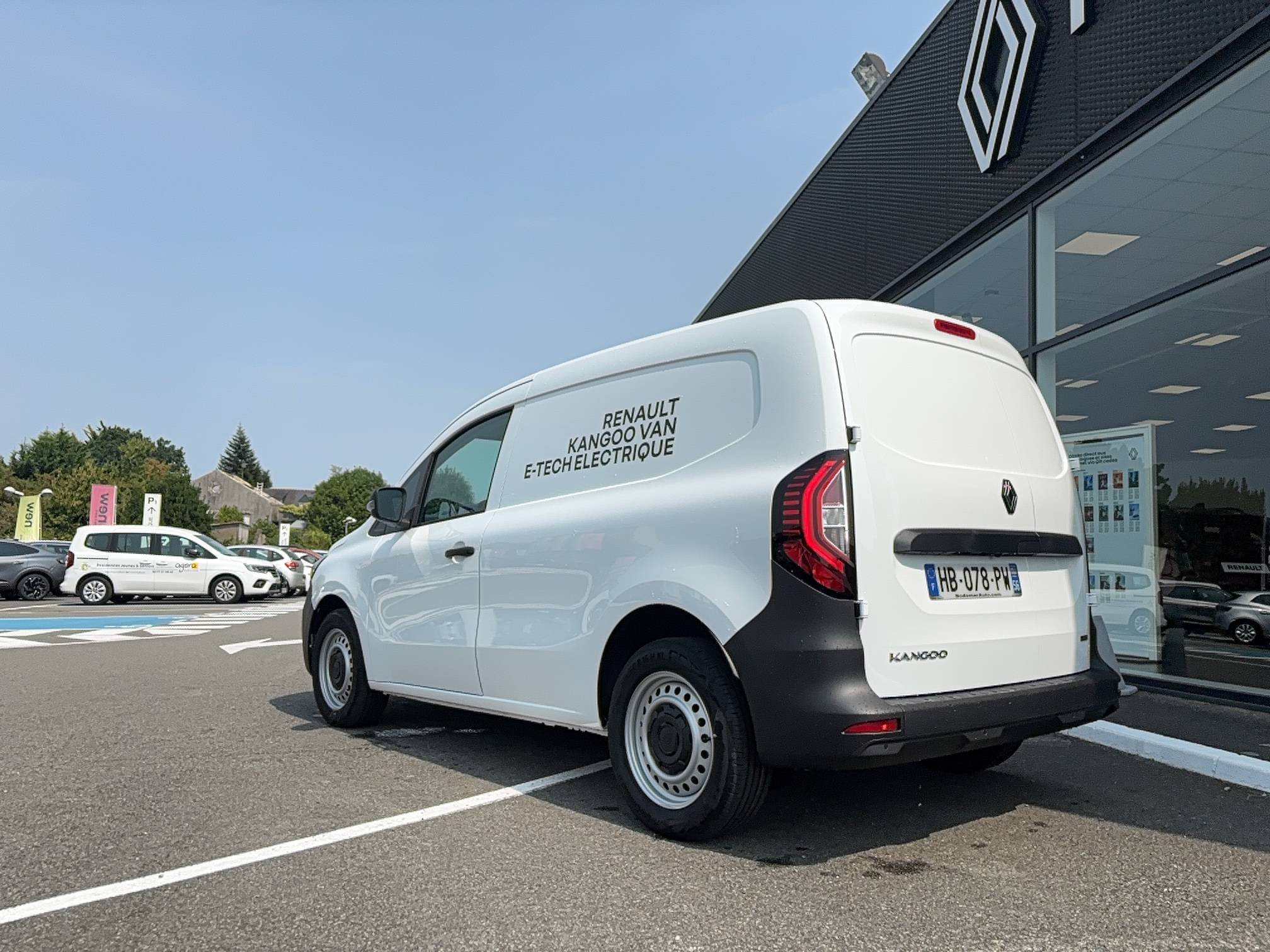 Vente en ligne Renault Kangoo Van E-Tech  FG TOLE L1 AC11 GSR2 au prix de 35 000 €