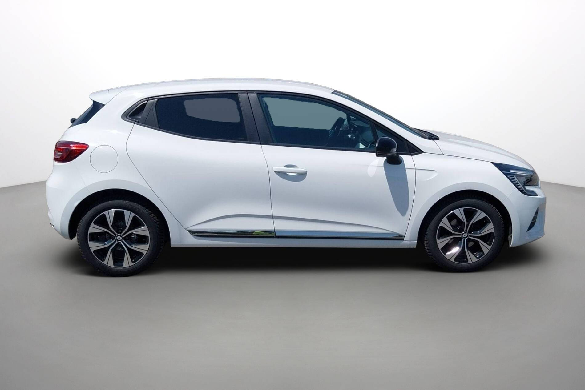 Vente en ligne Renault Clio 5 Clio TCe 90 au prix de 13 590 €