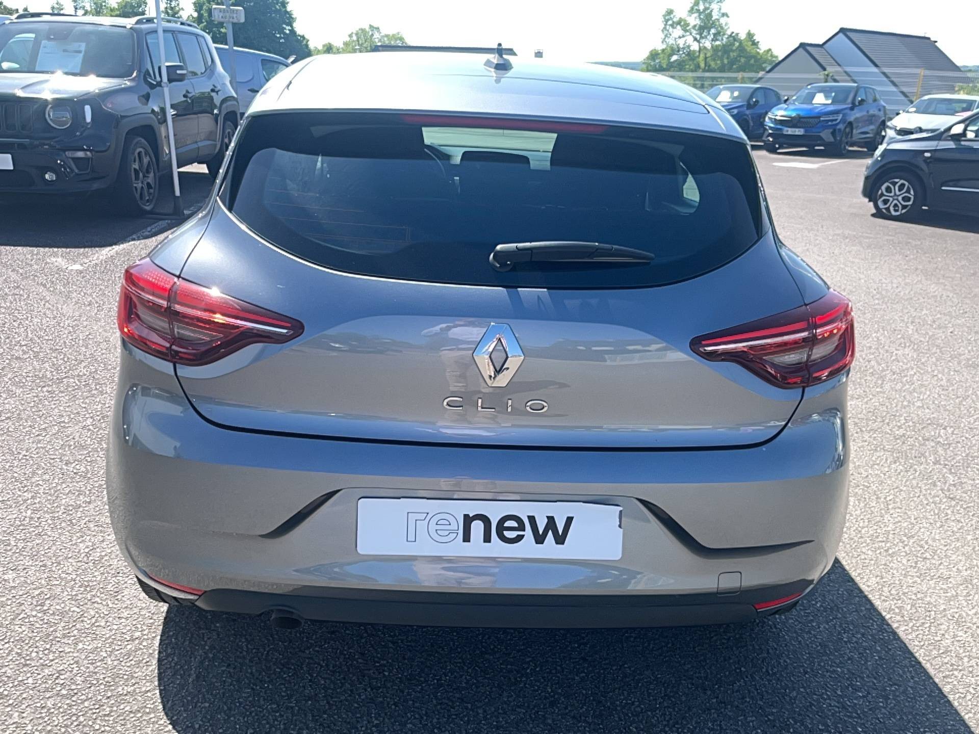 Vente en ligne Renault Clio 5 Clio TCe 90 au prix de 13 990 €