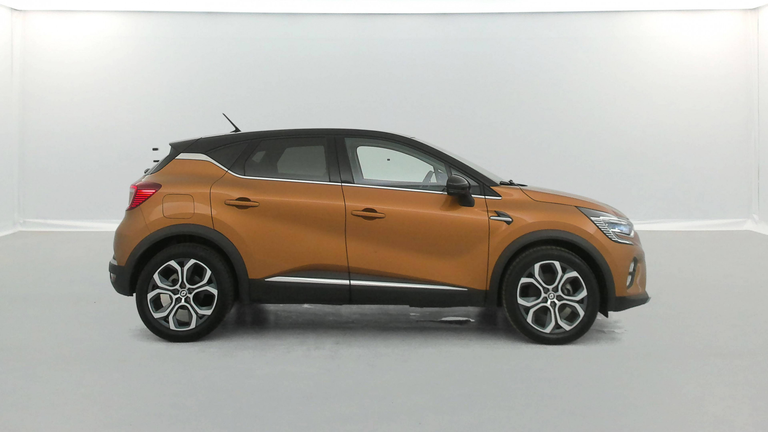 Vente en ligne Renault Captur  E-Tech 145 - 21 au prix de 18 490 €