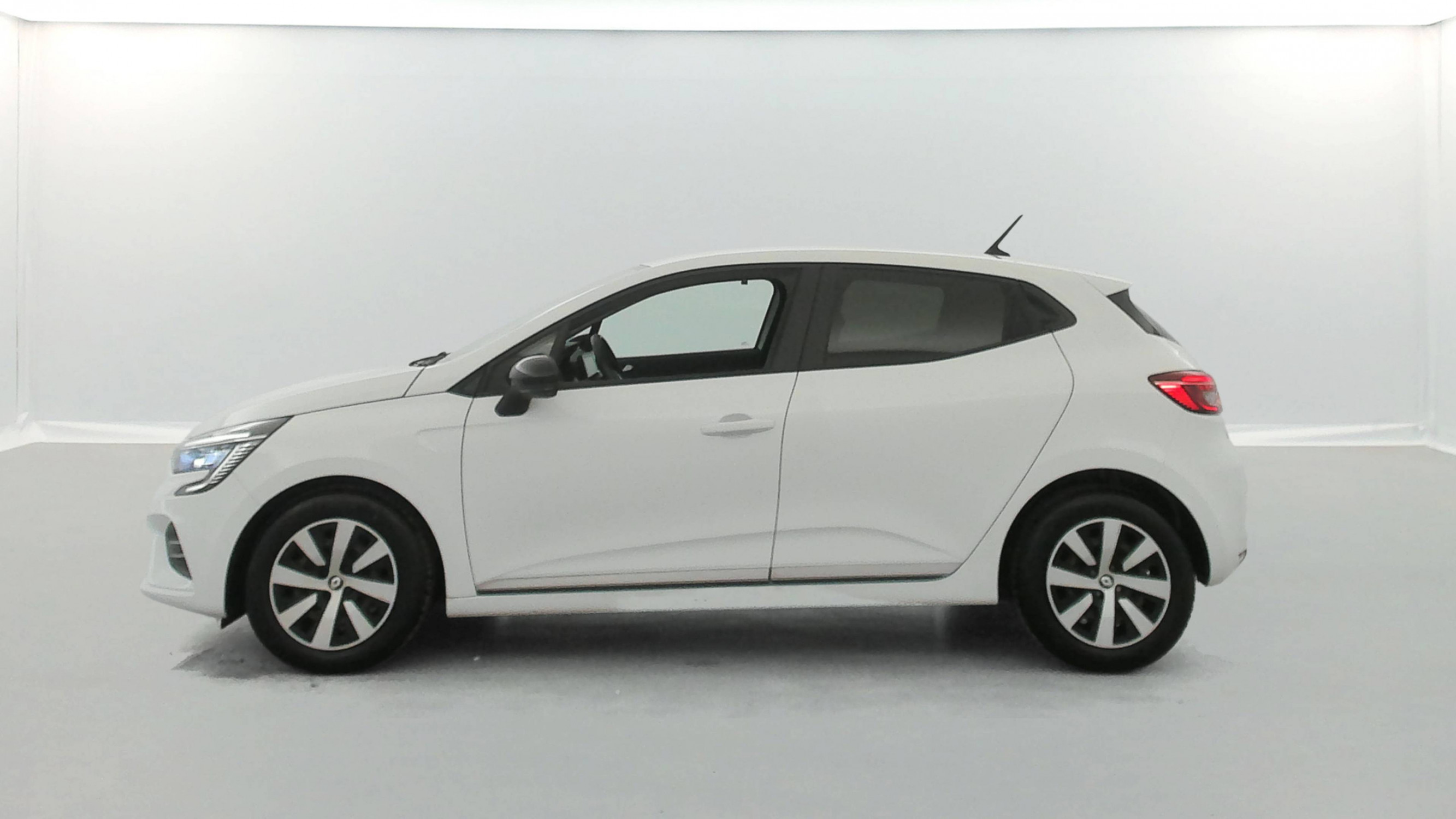 Vente en ligne Renault Clio 5 Clio TCe 90 au prix de 12 780 €