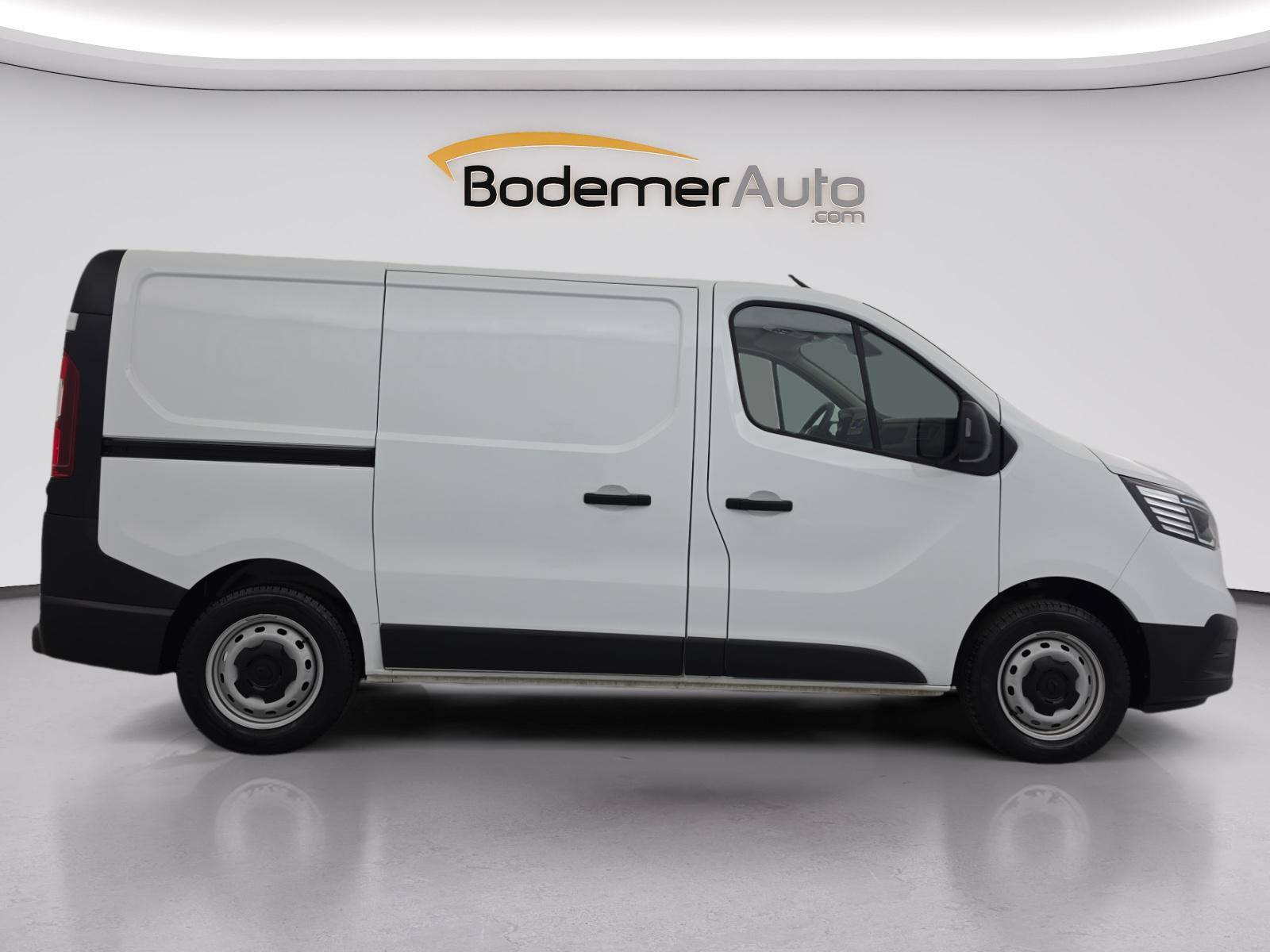 Vente en ligne Renault Trafic 3 Fourgon TRAFIC FG BLUE DCI 130 L1H1 3T GSR2 au prix de 22 900 €