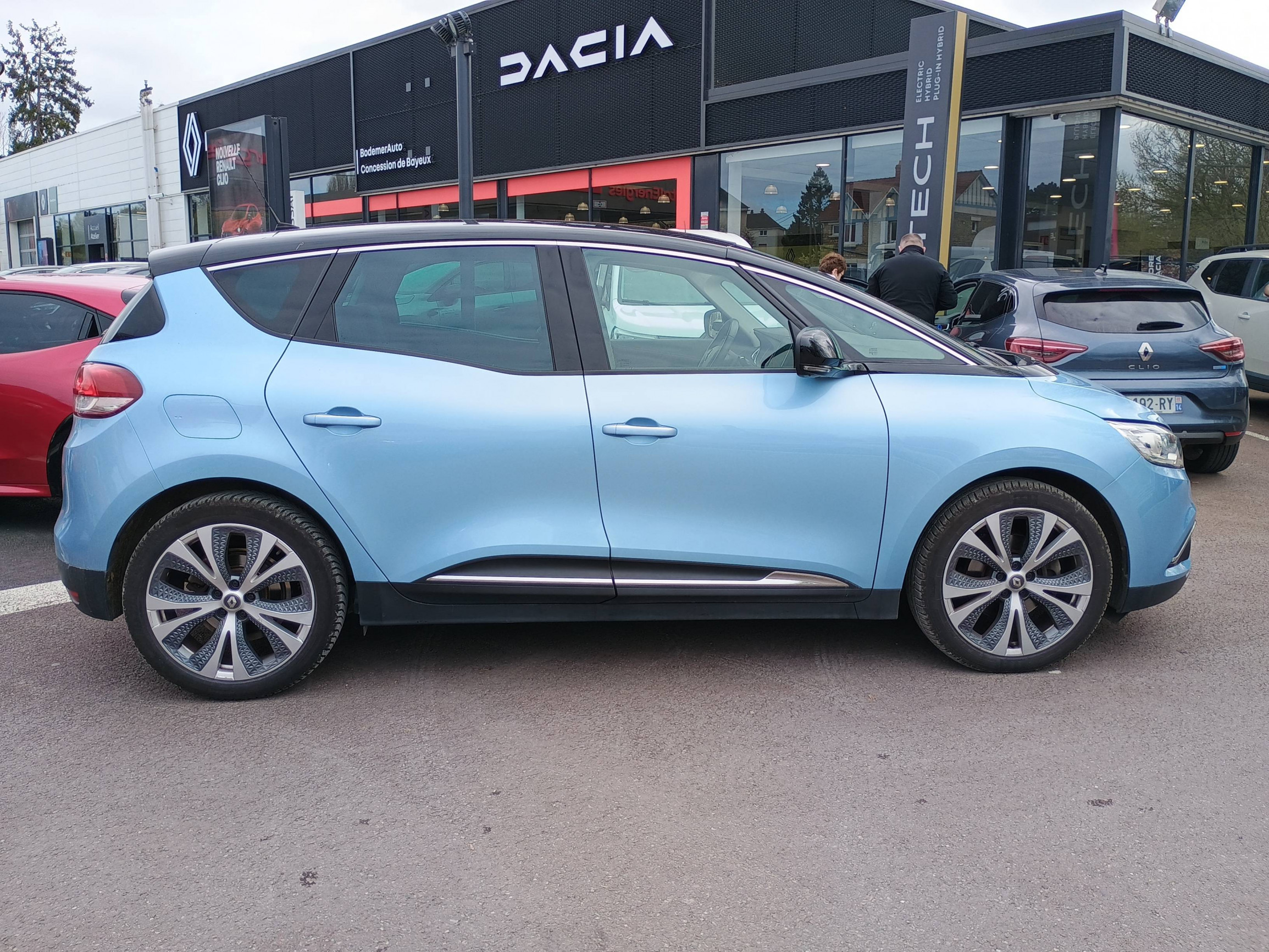 Vente en ligne Renault Scenic 4 Scenic Blue dCi 120 au prix de 13 590 €