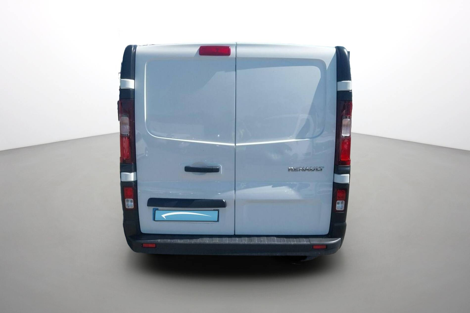 Vente en ligne Renault Trafic 3 Fourgon TRAFIC PC L2H1 3T BLUE DCI 150 au prix de 24 990 €