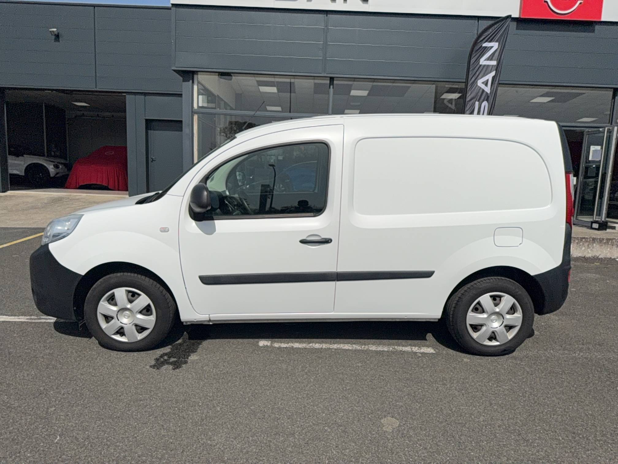 Vente en ligne Nissan NV250 L1 NV250 DCI 95 au prix de 14 490 €