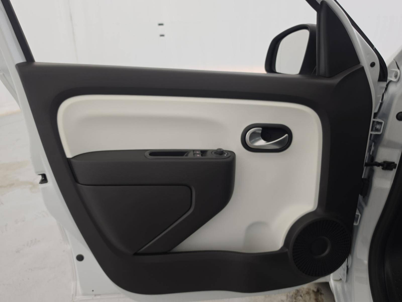 Vente en ligne Renault Twingo Electrique Twingo III E-Tech au prix de 12 990 €