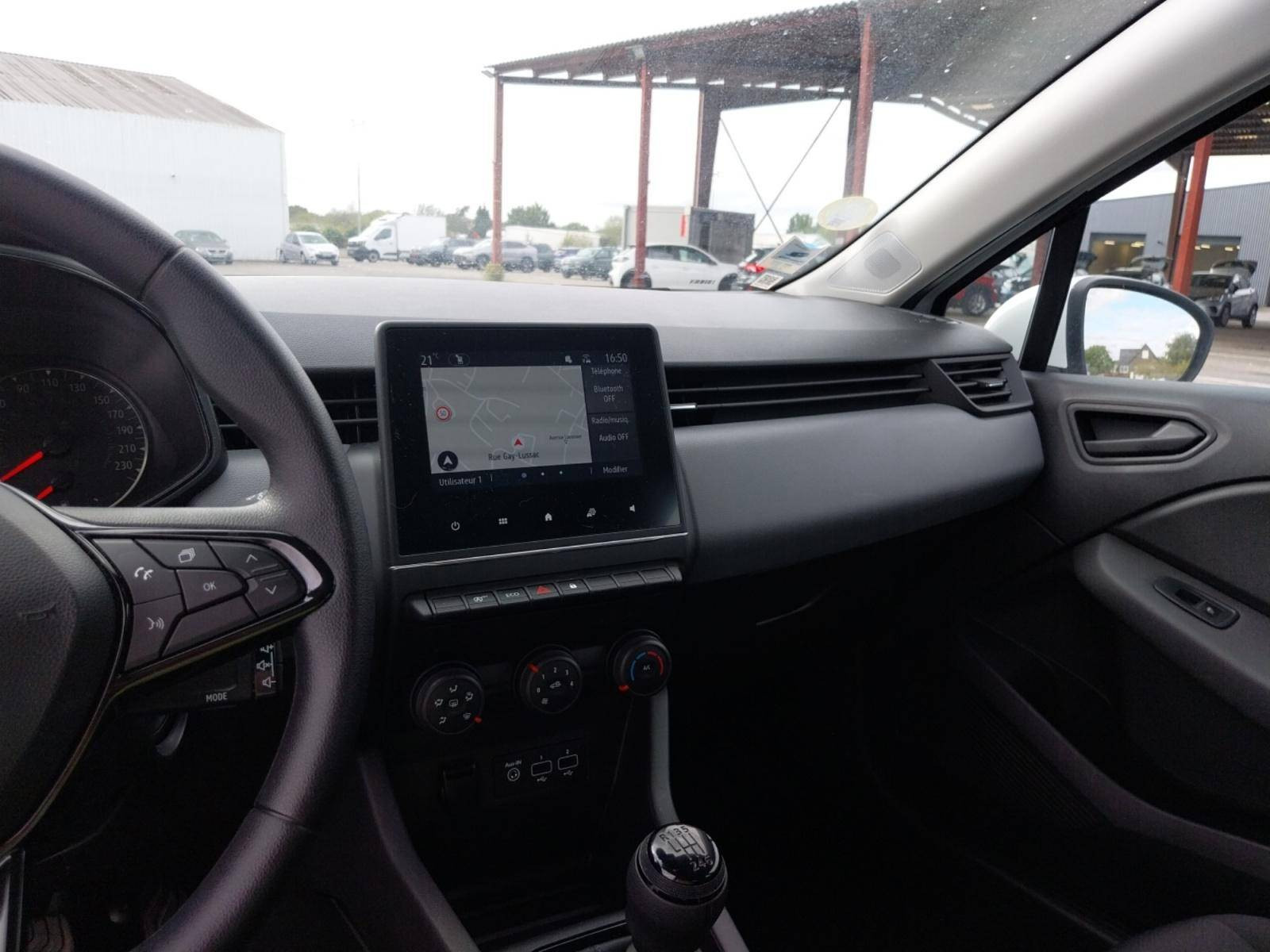 Vente en ligne Renault Clio 5 CLIO SOCIETE BLUE DCI 100 - 21N au prix de 11 990 €