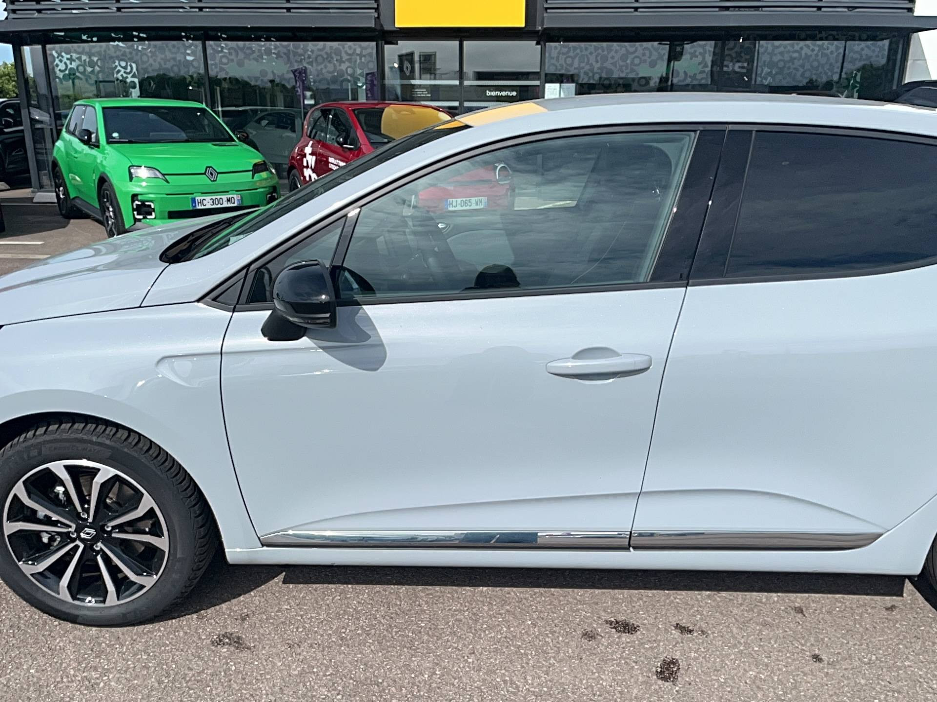 Vente en ligne Renault Clio 5 Clio E-Tech full hybrid 145 ch GSR2 au prix de 21 490 €