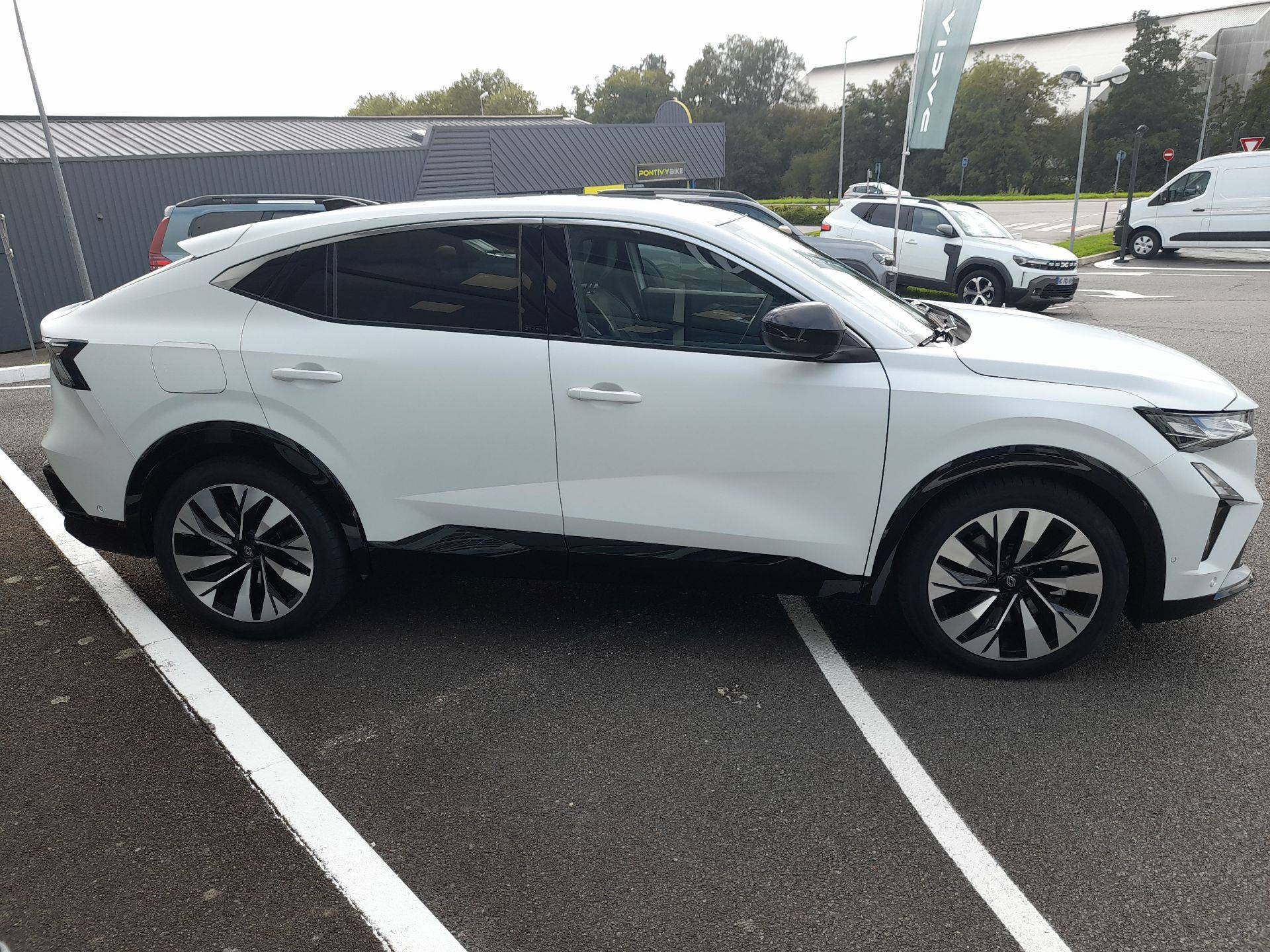 Vente en ligne Renault Rafale  E-Tech full hybrid 200 au prix de 35 990 €